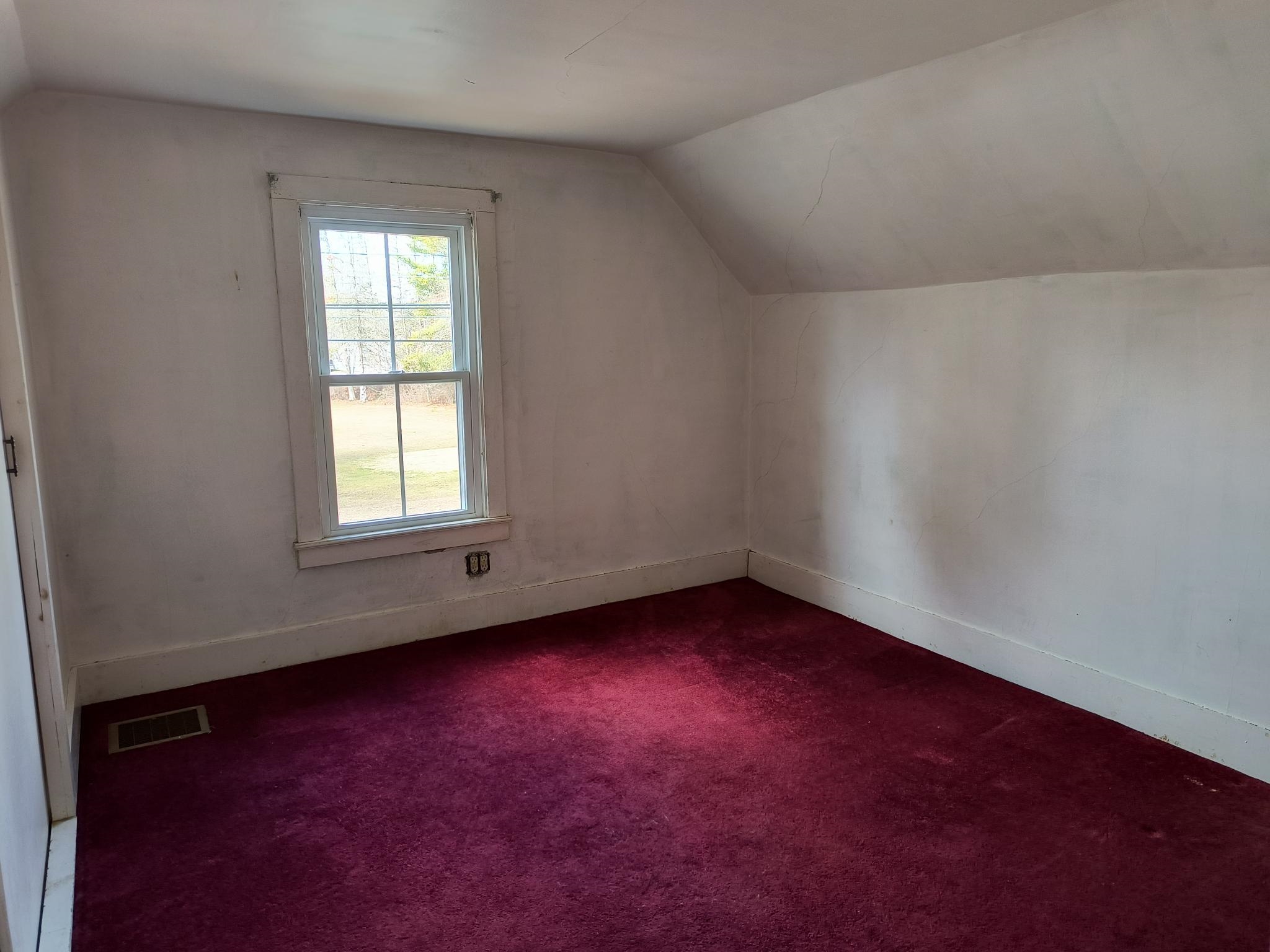 101 Sawyers Crossing Rd, Swanzey, NH 03446