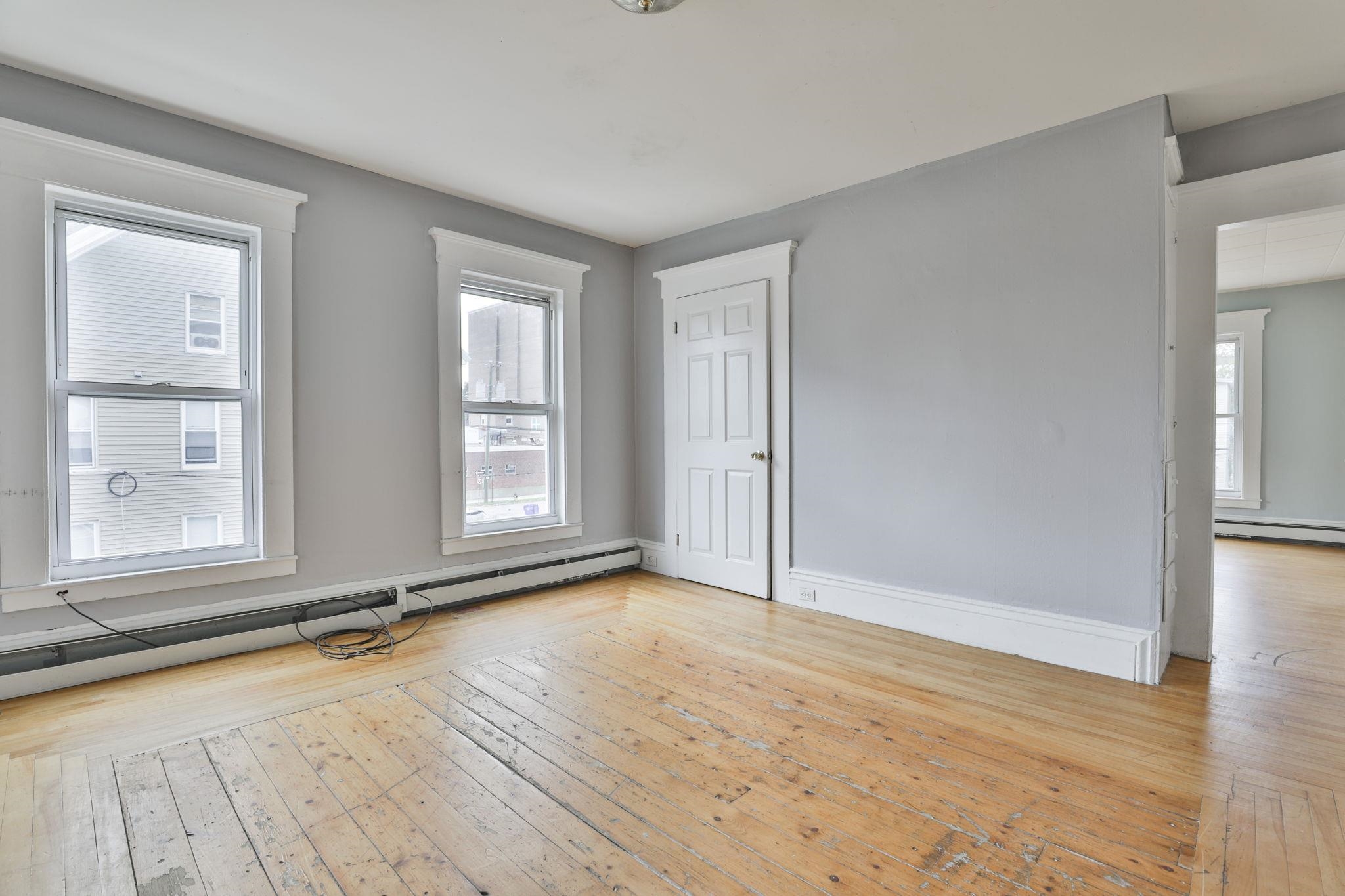 313 Amherst St, Manchester, NH 03104