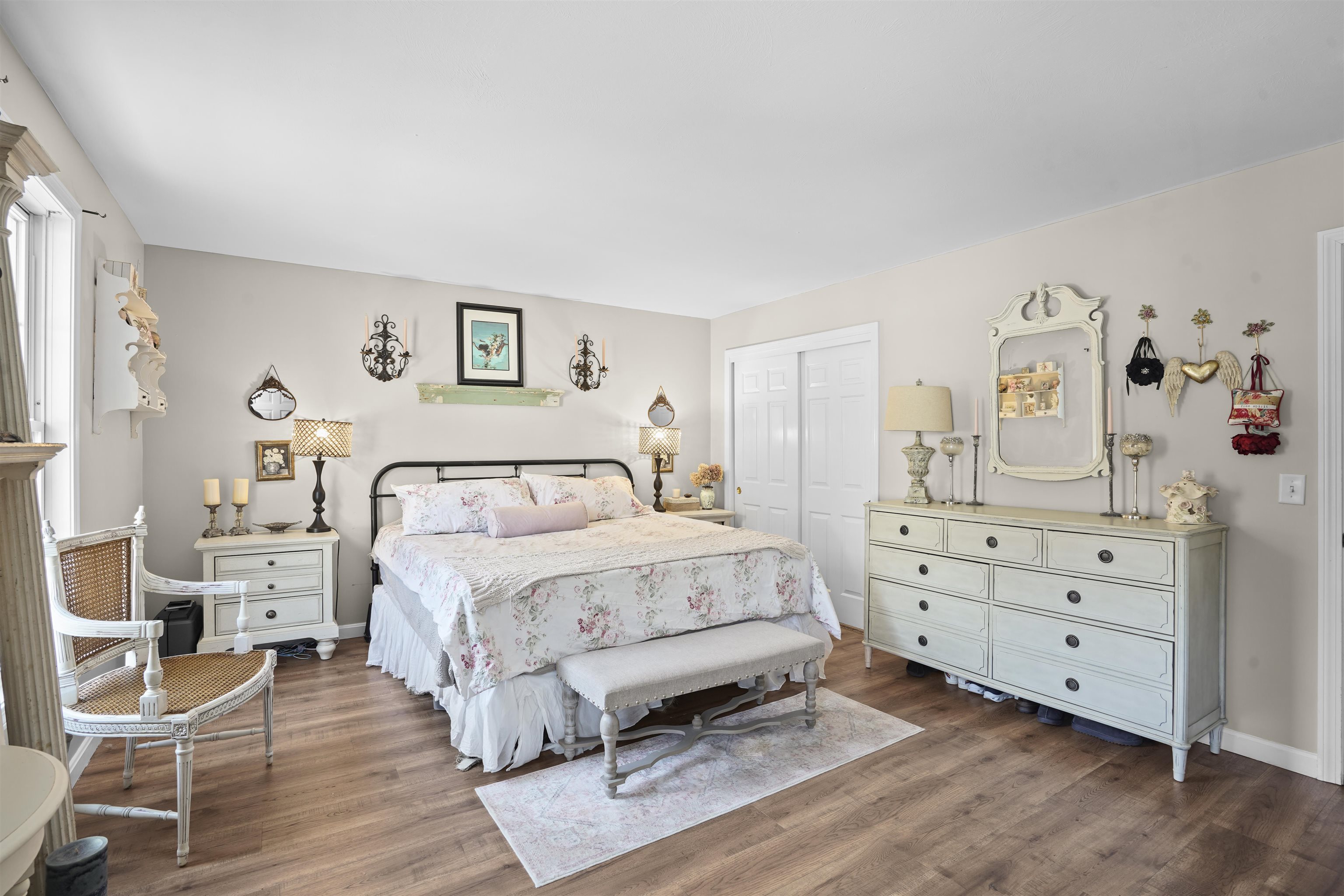 13 Mulberry Ln, Amherst, NH 03031