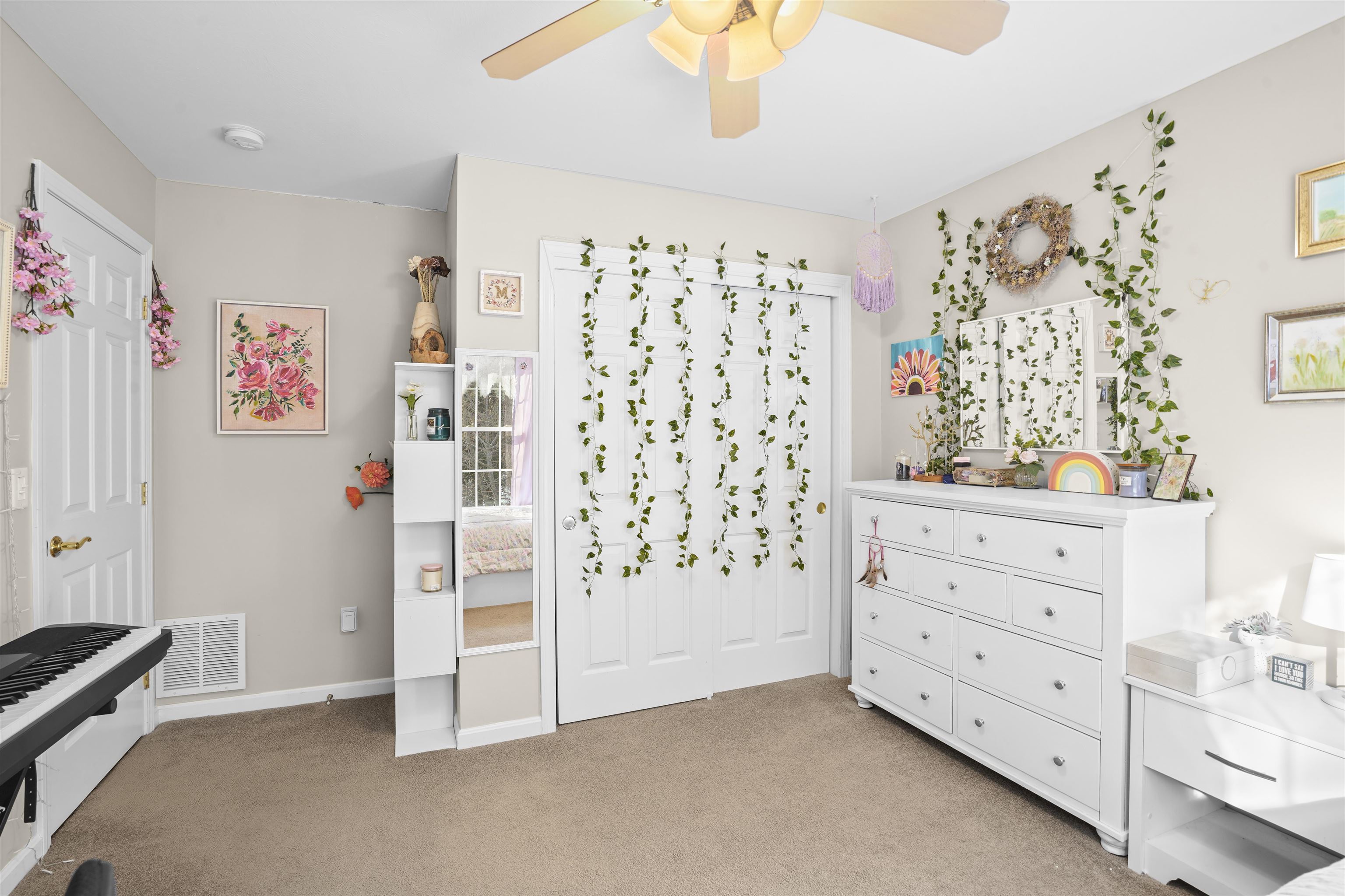 13 Mulberry Ln, Amherst, NH 03031