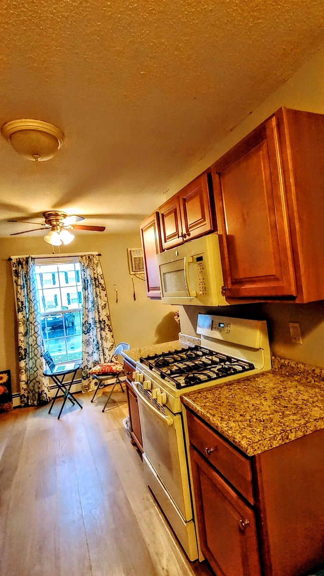 89 Winnacunnet Rd, Hampton, NH 03842