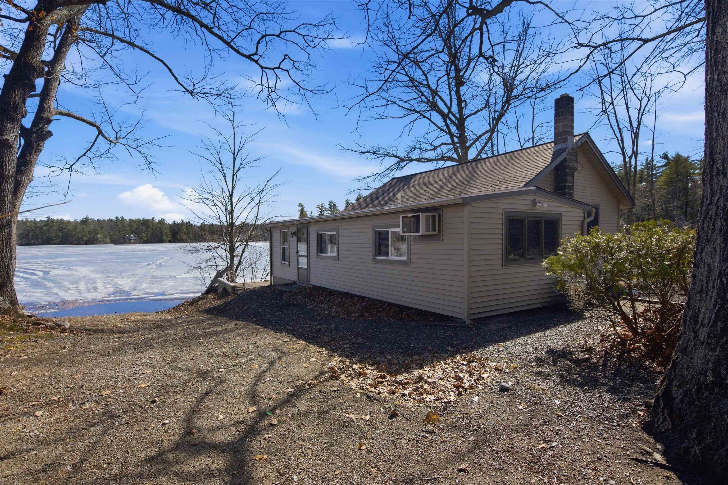 42 North Shore Rd, Sandown, NH 03873