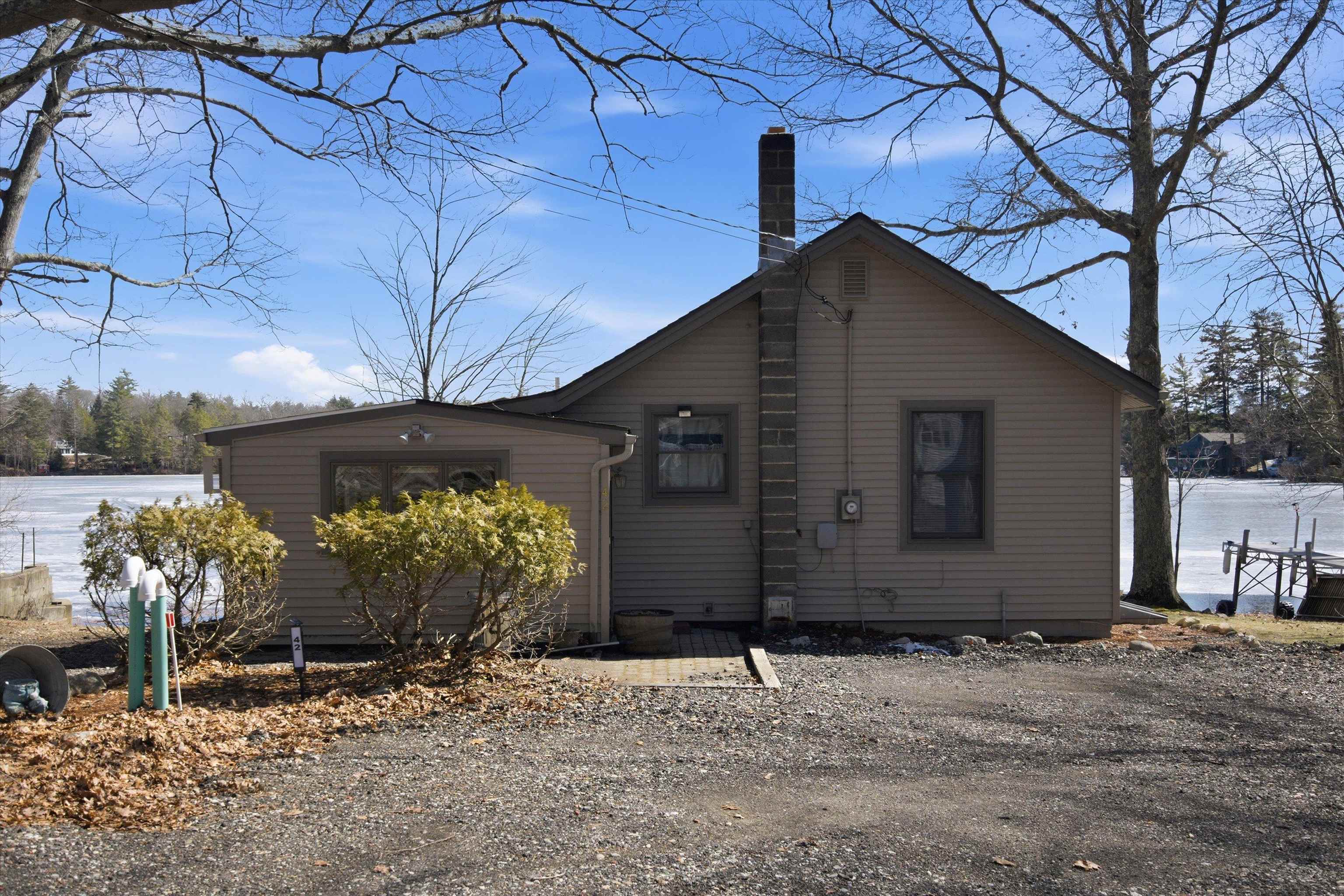 42 North Shore Rd, Sandown, NH 03873