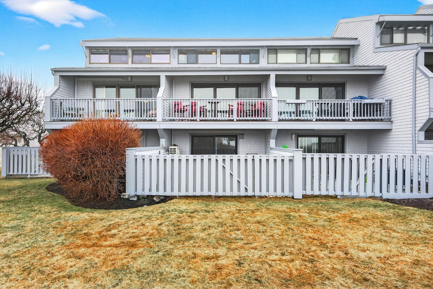 947 Ocean Blvd, Hampton, NH 03842