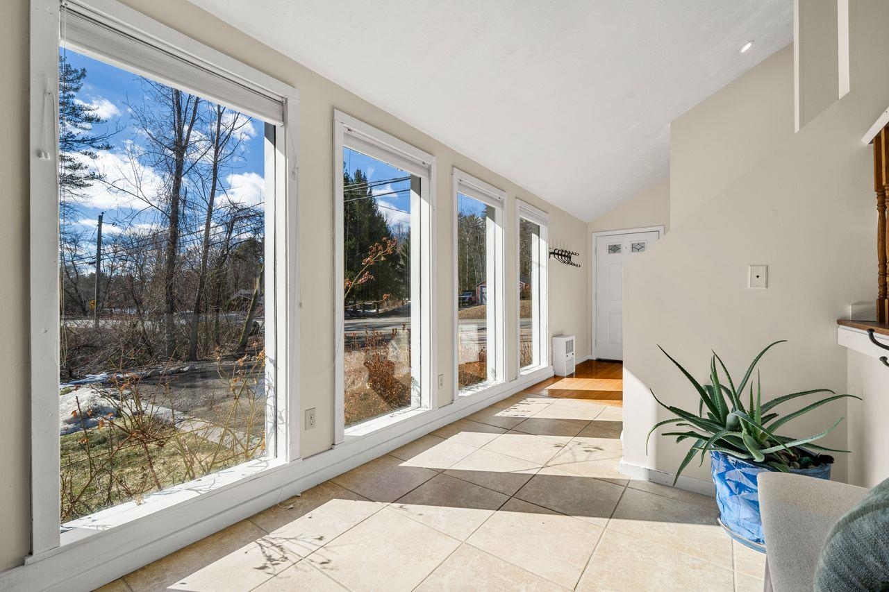 62 Hooksett Rd, Auburn, NH 03032