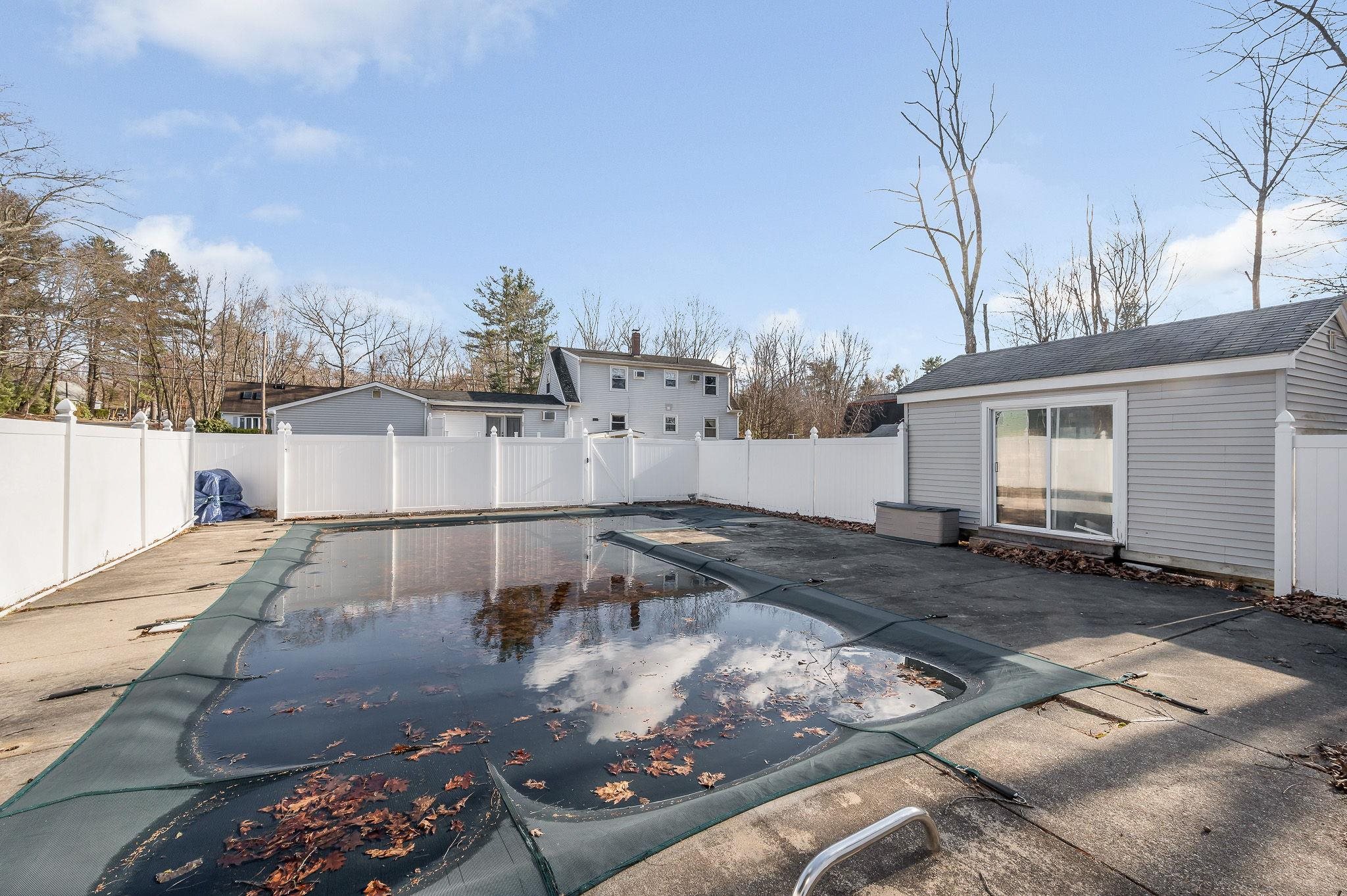 4 Paul Ave, Derry, NH 03038