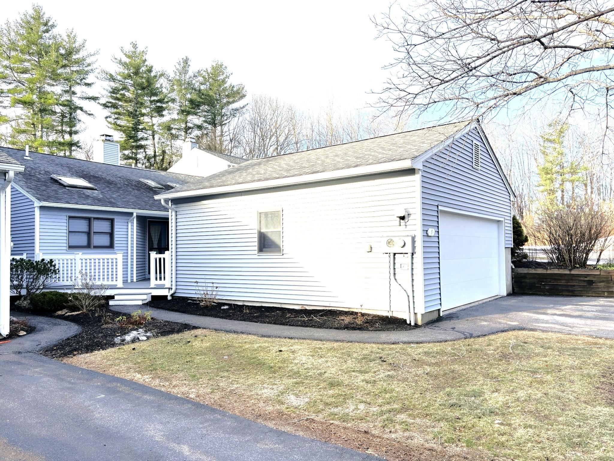 9 Bucks Hill Rd, Durham, NH 03824