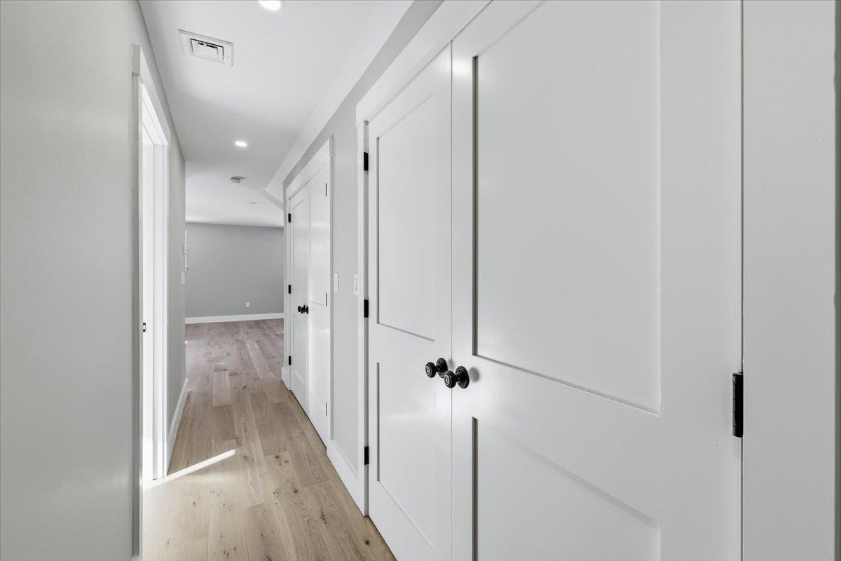 195 Amesbury Rd, Kensington, NH 03833