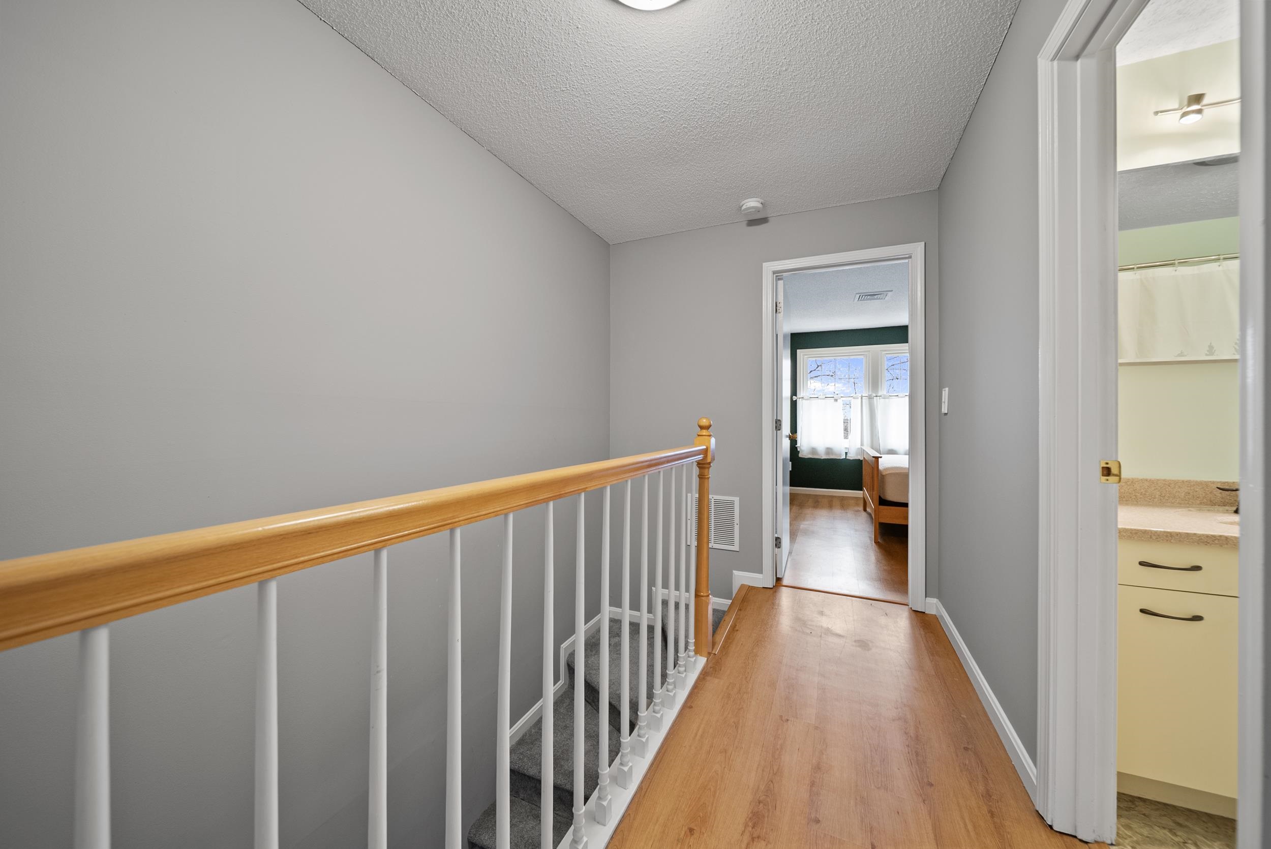 922 Fox Hollow Way, Manchester, NH 03104