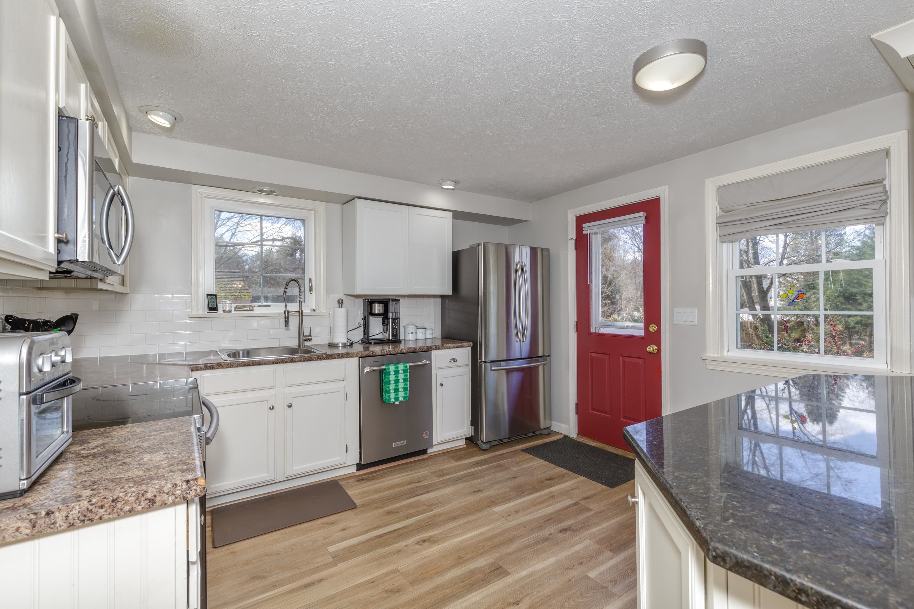 6 Crawford Rd, Concord, NH 03301