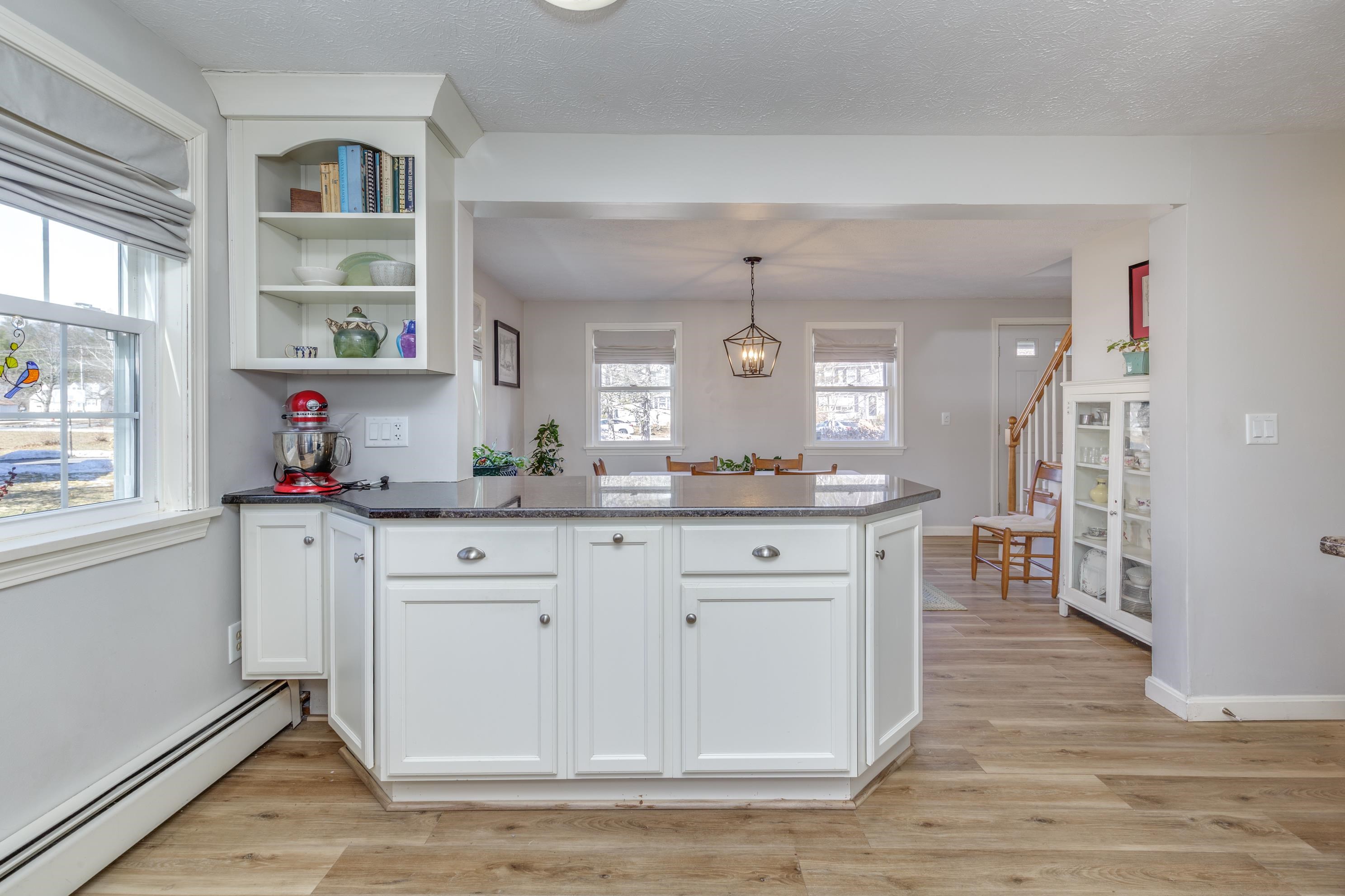 6 Crawford Rd, Concord, NH 03301