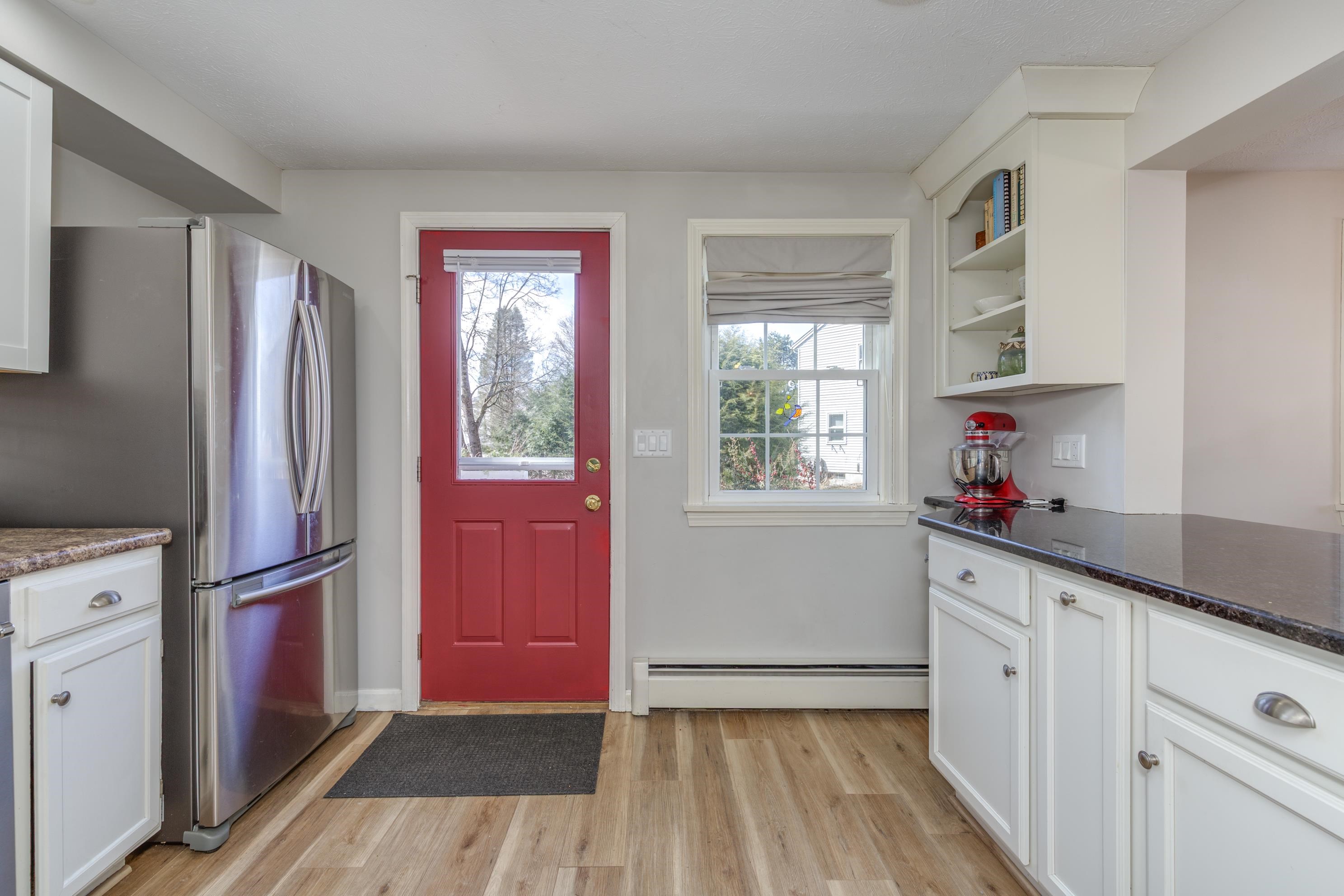 6 Crawford Rd, Concord, NH 03301