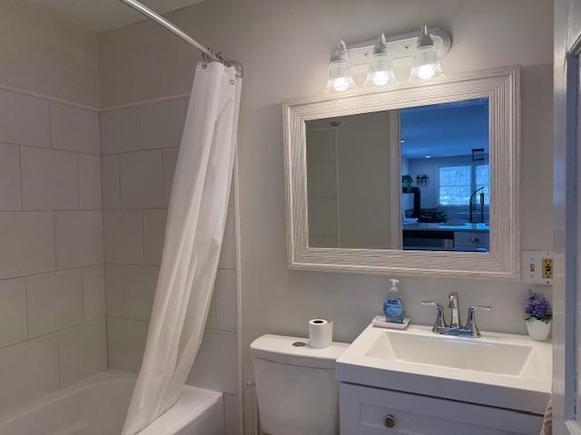 172 Northwest St #C, Portsmouth, NH 03801