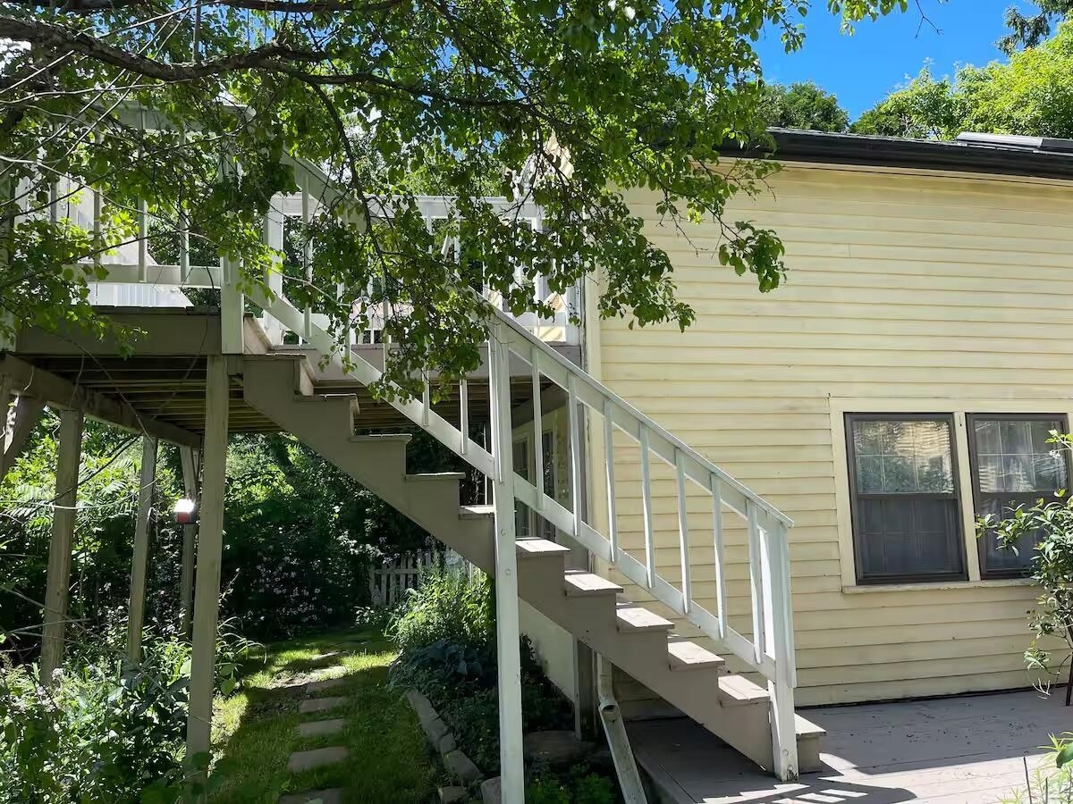 172 Northwest St #C, Portsmouth, NH 03801