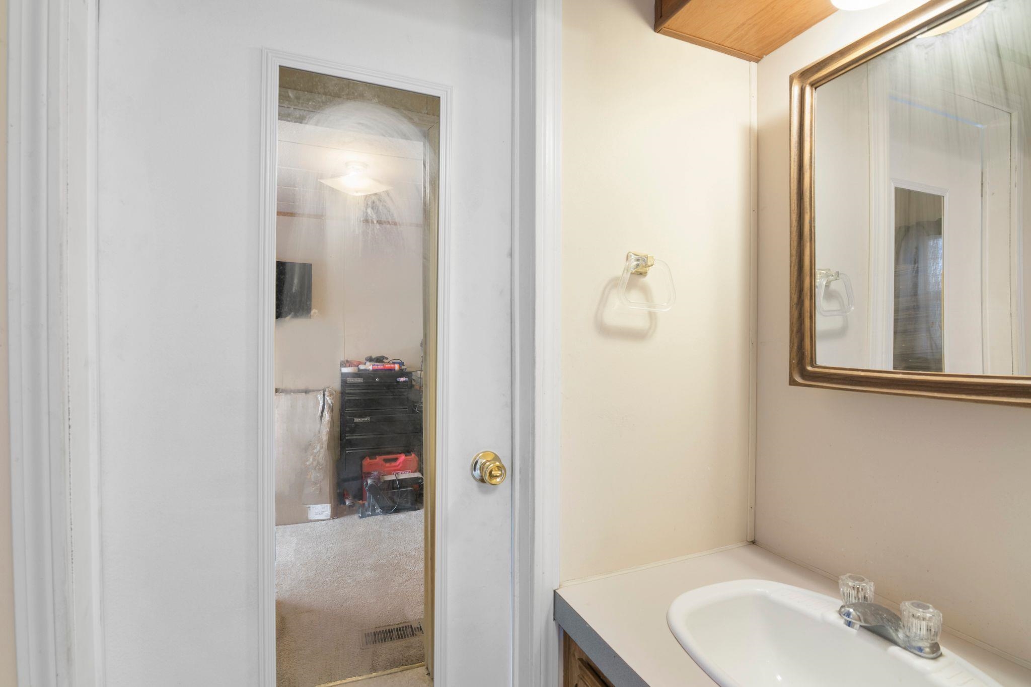 7 Robbins St, Hinsdale, NH 03451