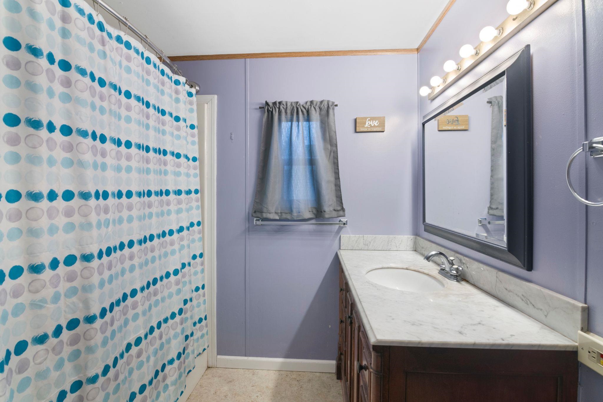 7 Robbins St, Hinsdale, NH 03451