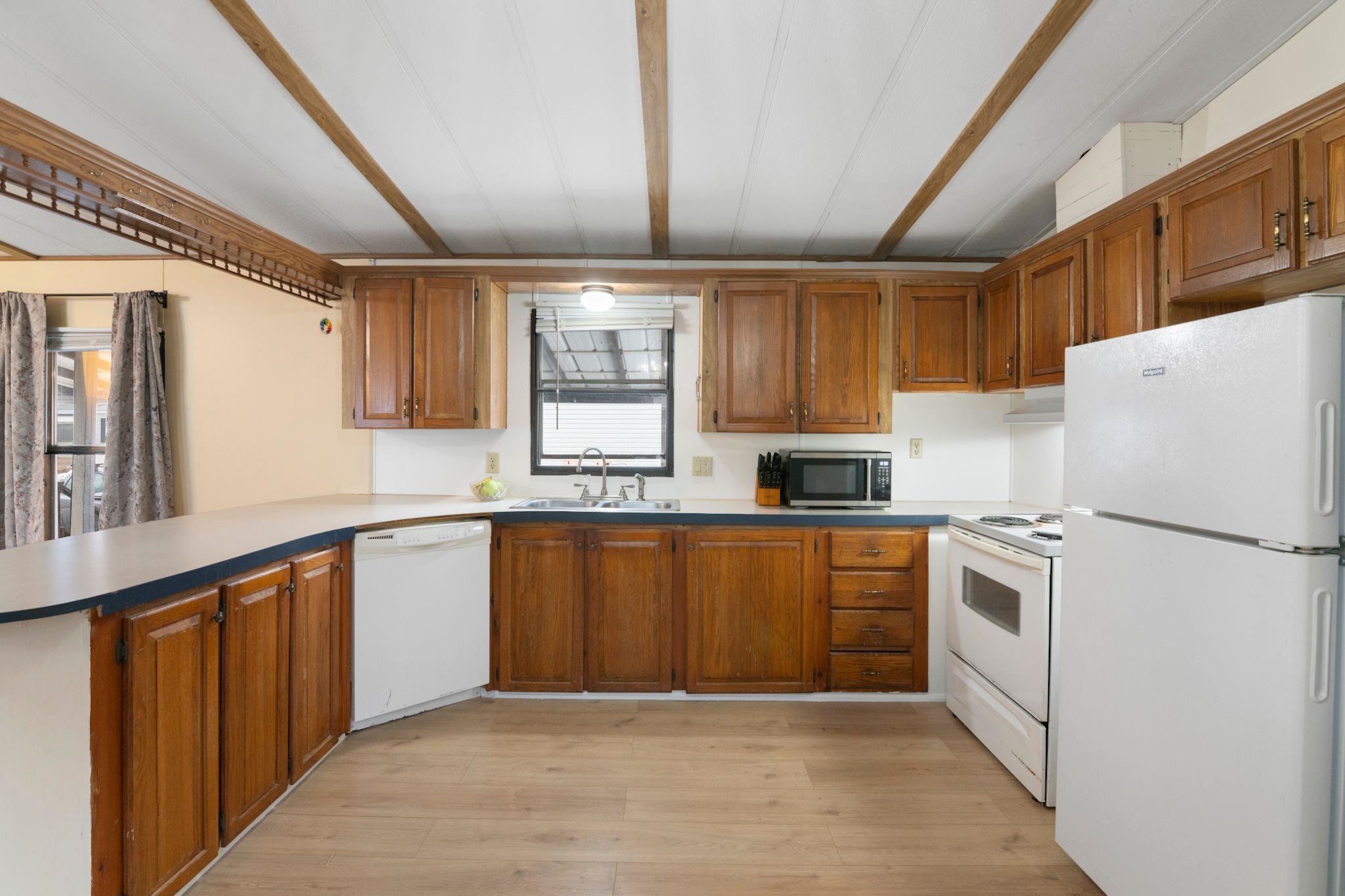 7 Robbins St, Hinsdale, NH 03451