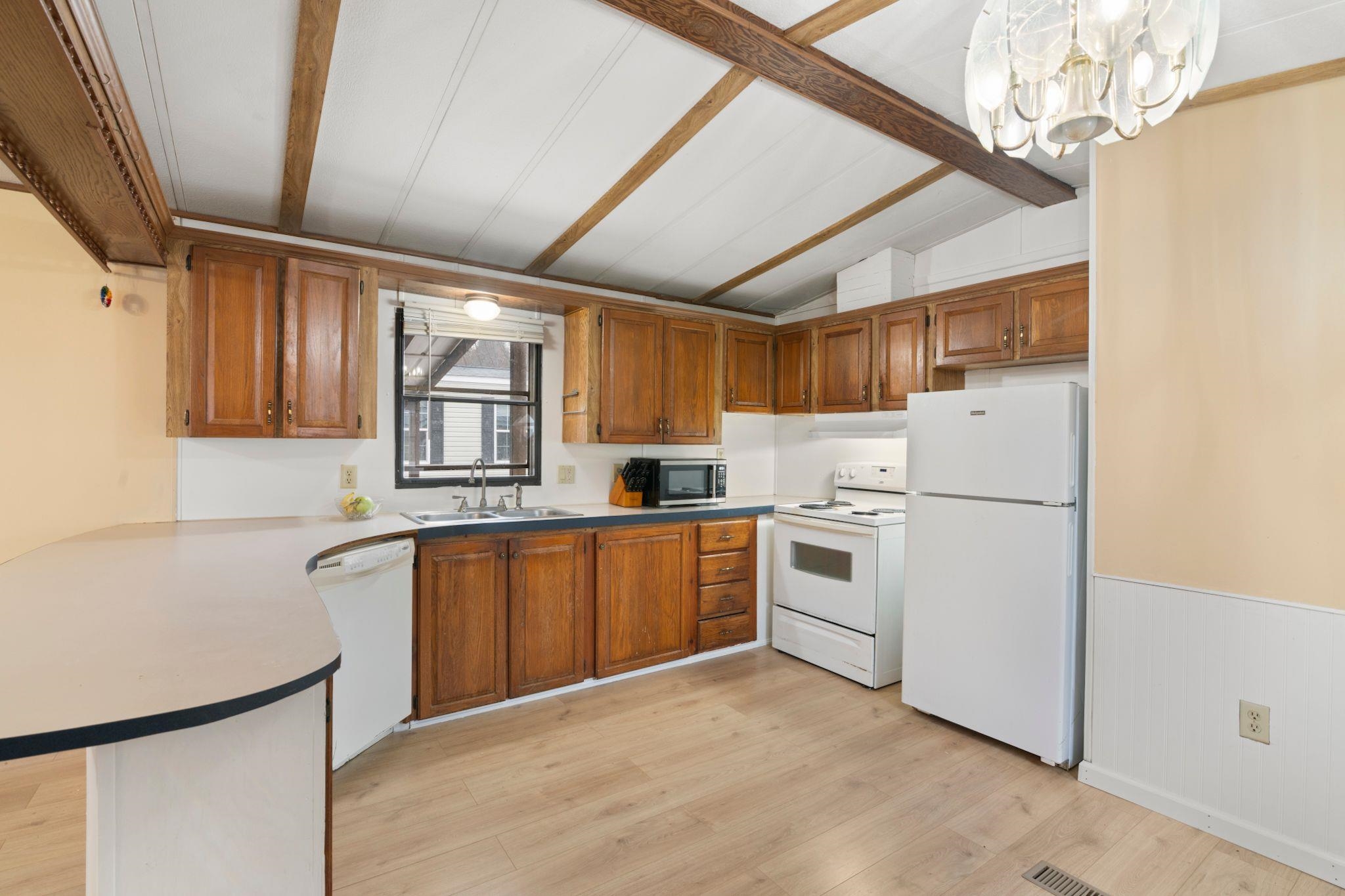 7 Robbins St, Hinsdale, NH 03451