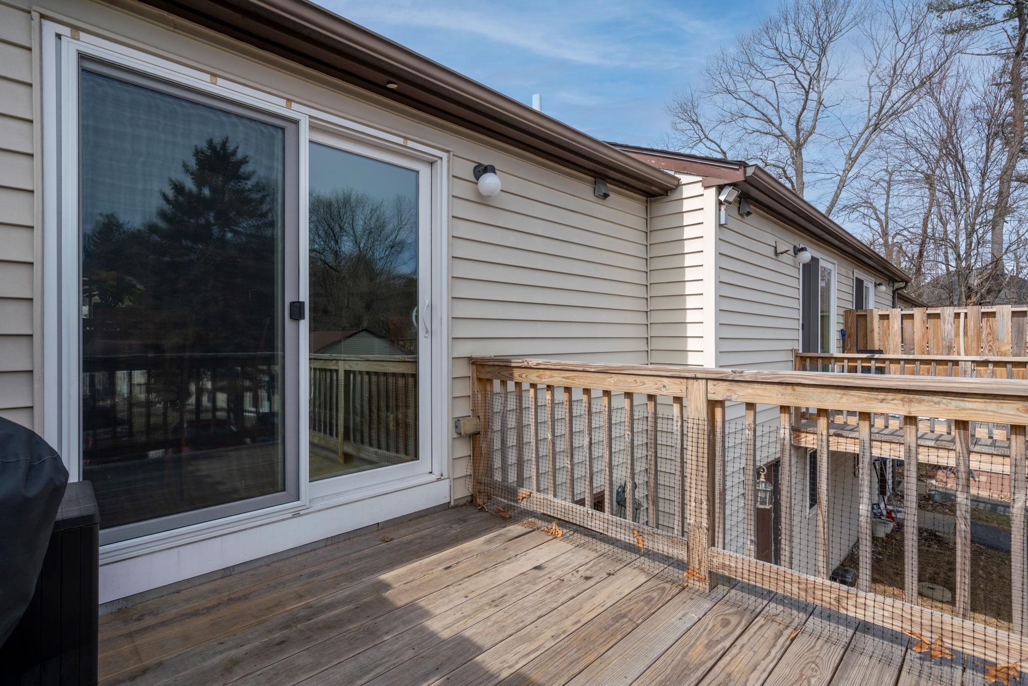 897 Mammoth Rd, Manchester, NH 03104