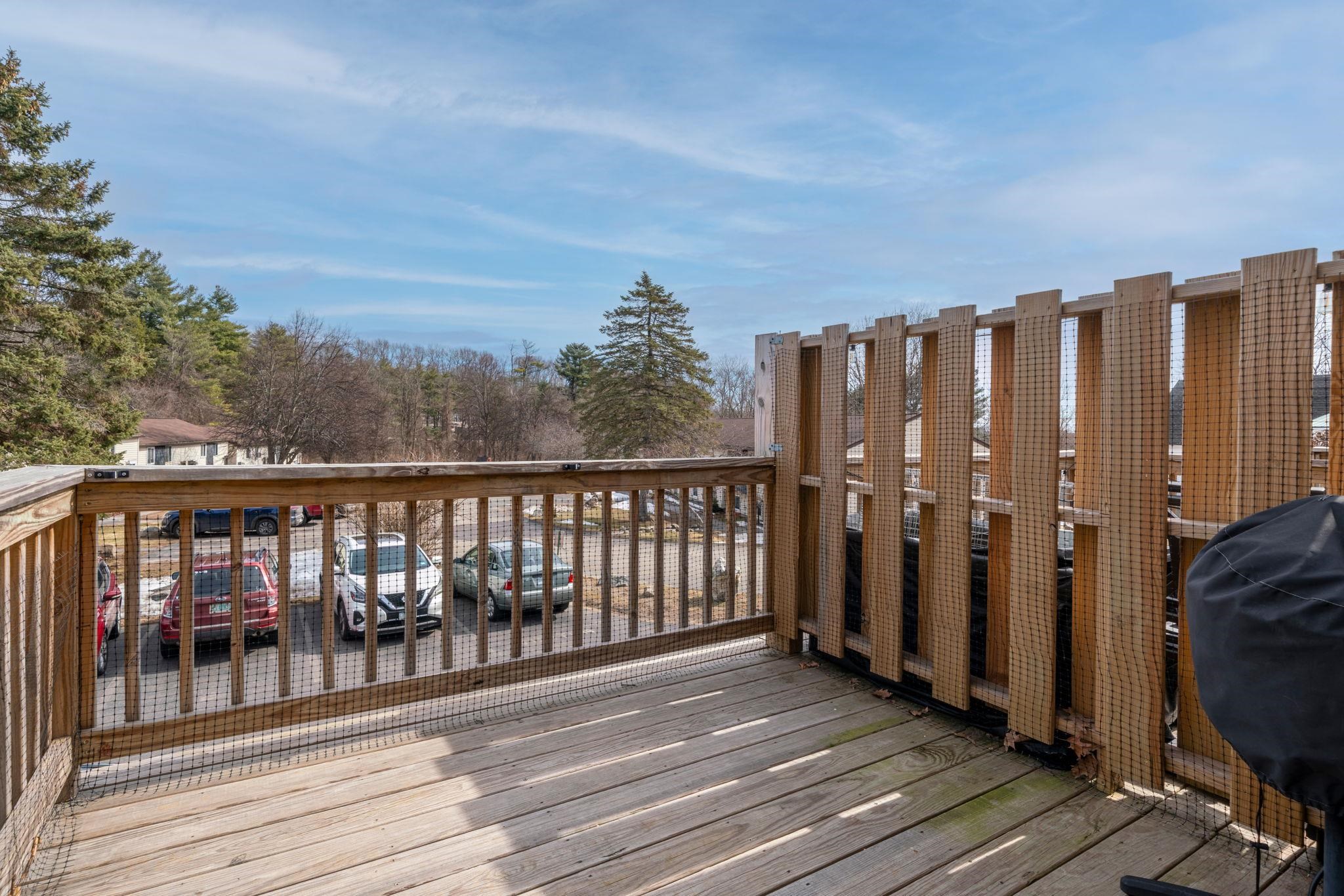 897 Mammoth Rd, Manchester, NH 03104