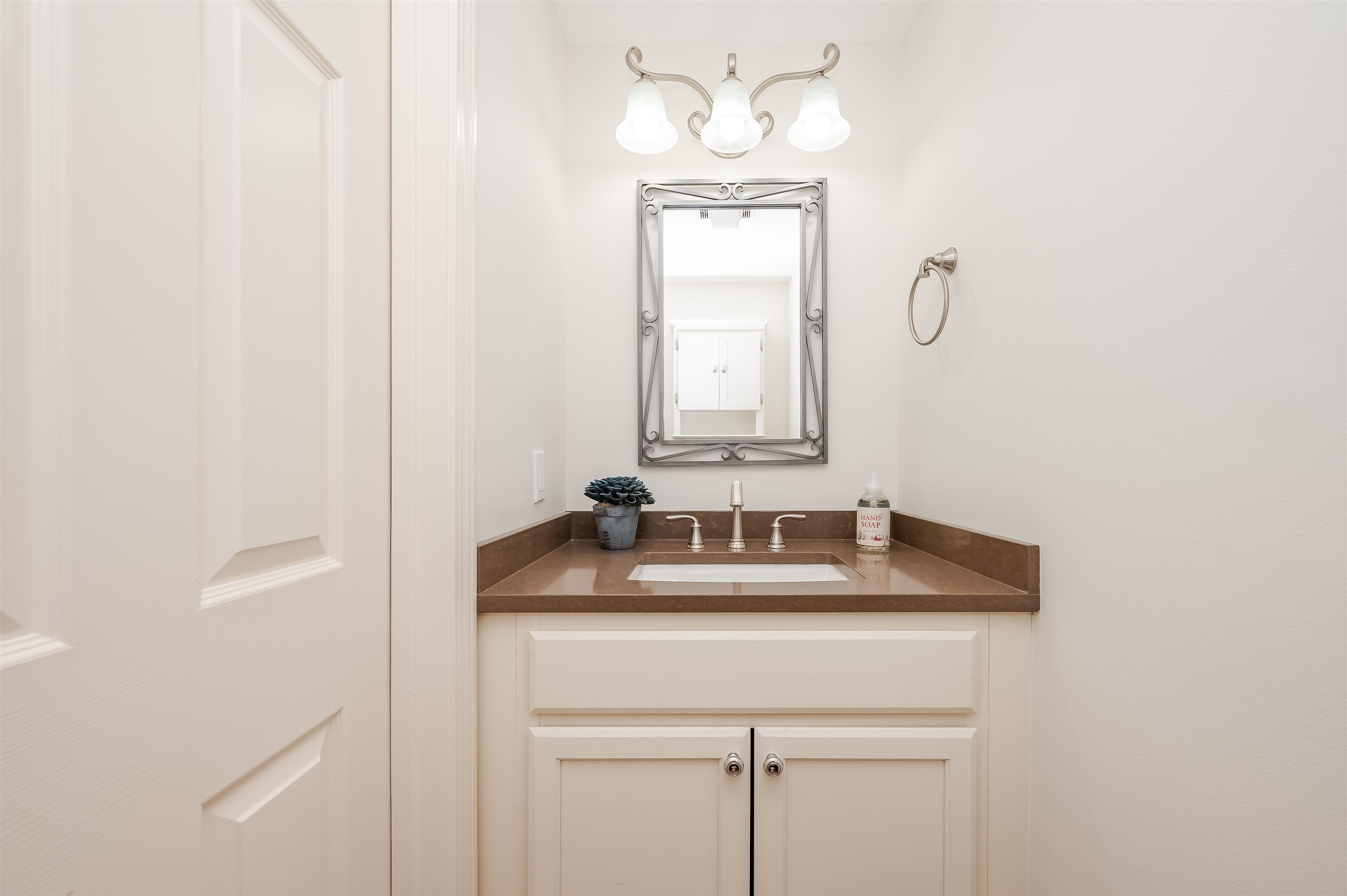 61 Spinnaker Way, Portsmouth, NH 03801