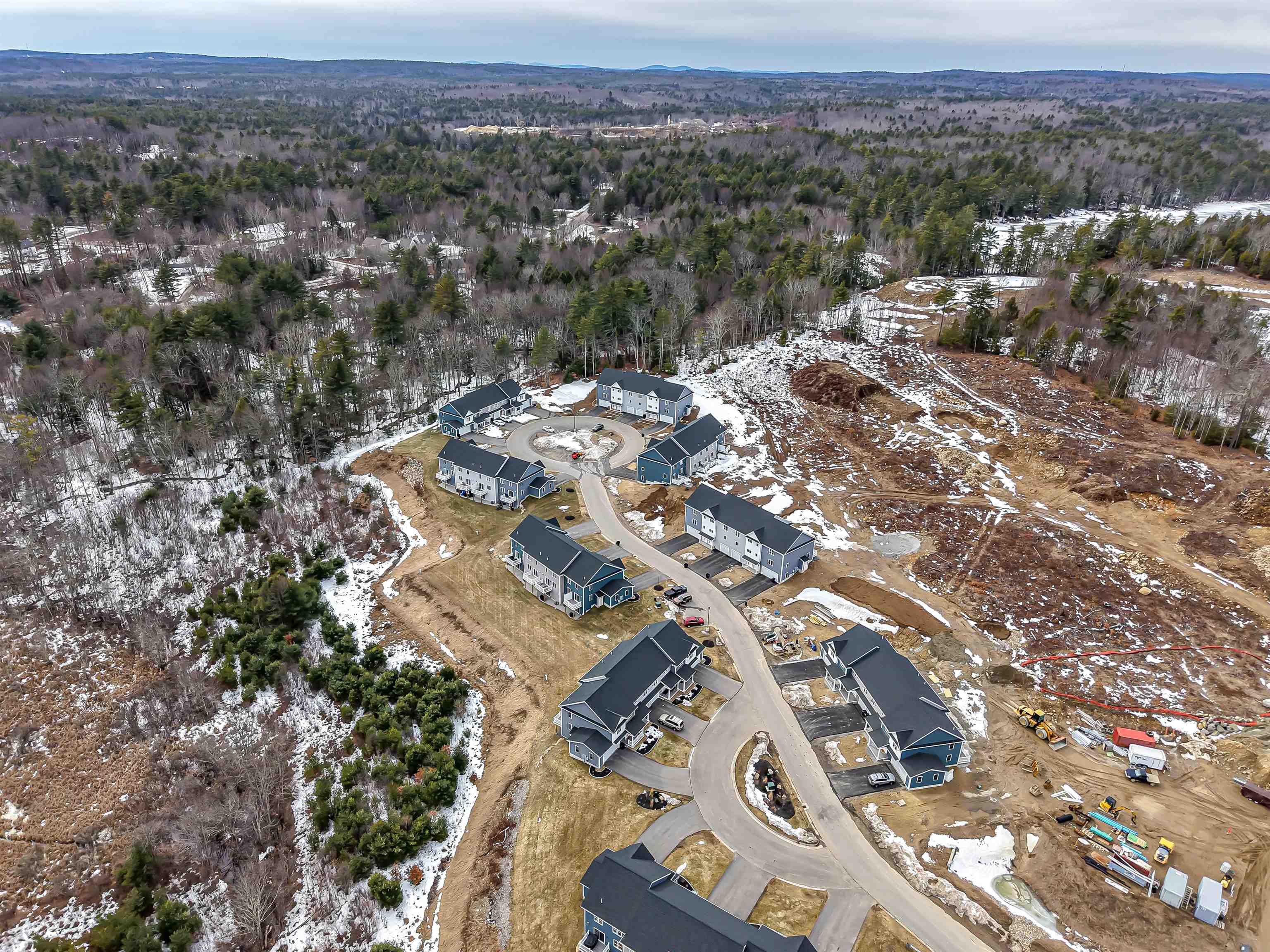 15 Autumn Ln, Raymond, NH 03077