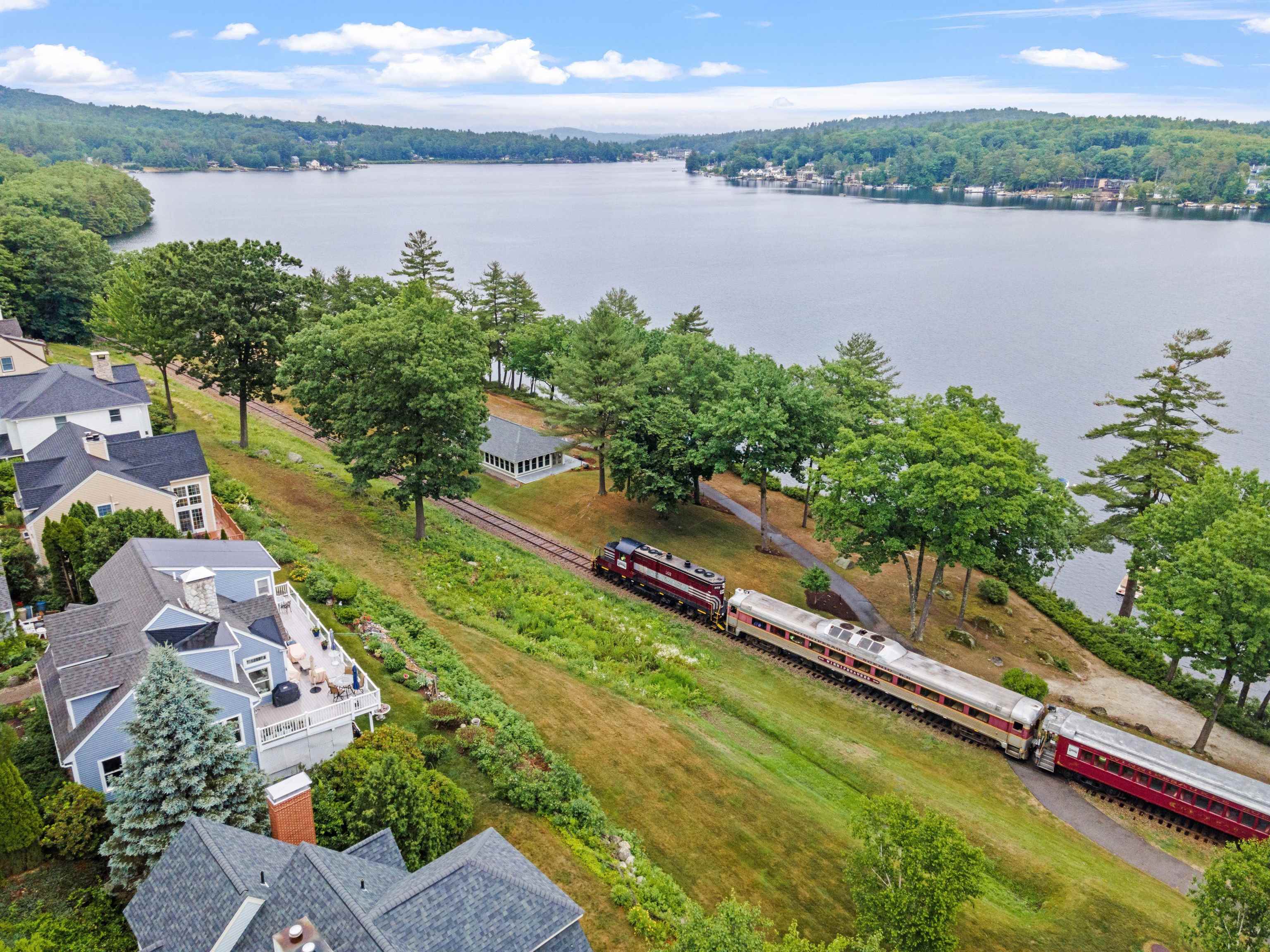 6 High Point Rd, Laconia, NH 03246