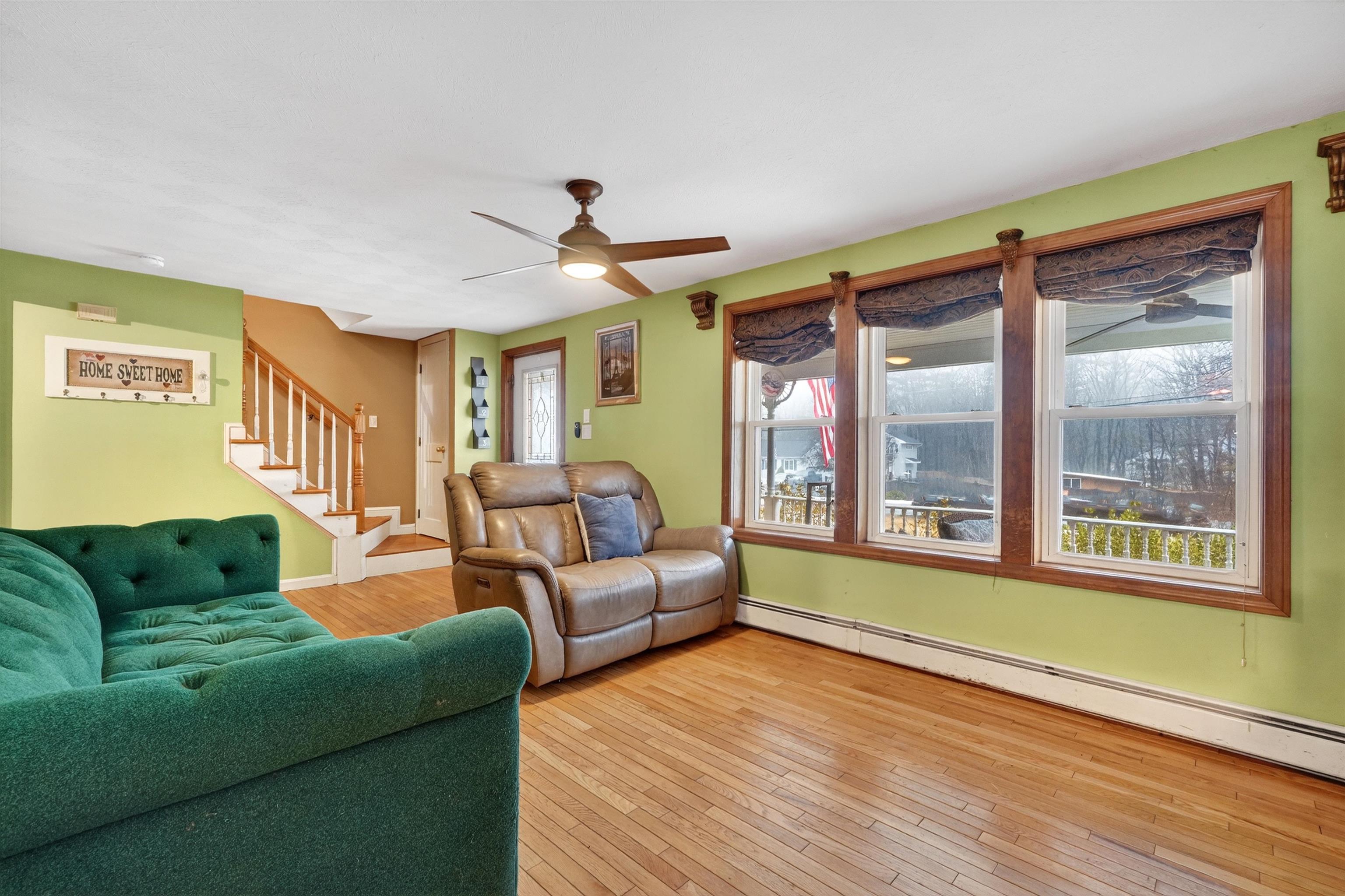 6 Homestead Dr, Derry, NH 03038