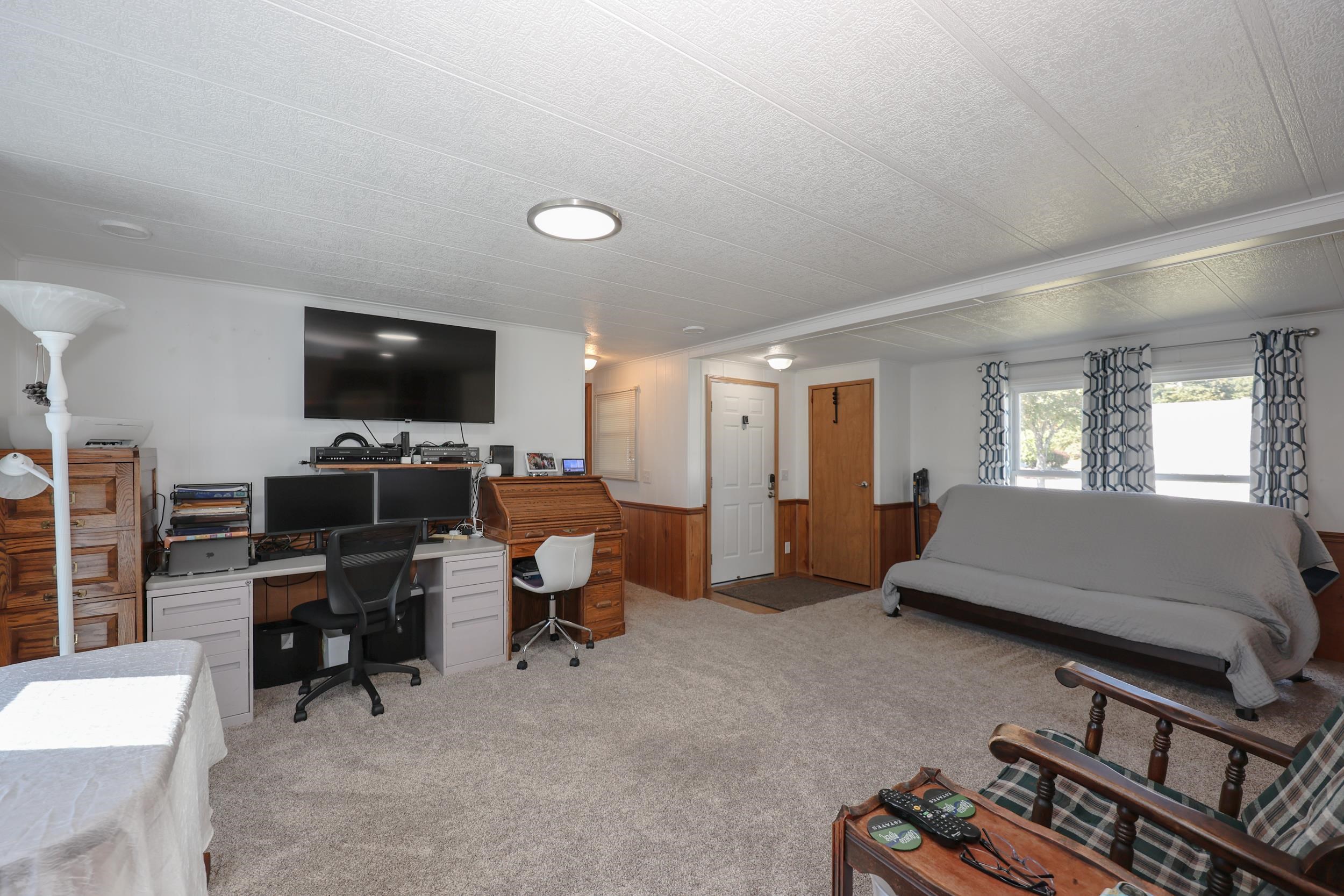 5 Monadnock Dr, Rochester, NH 03867