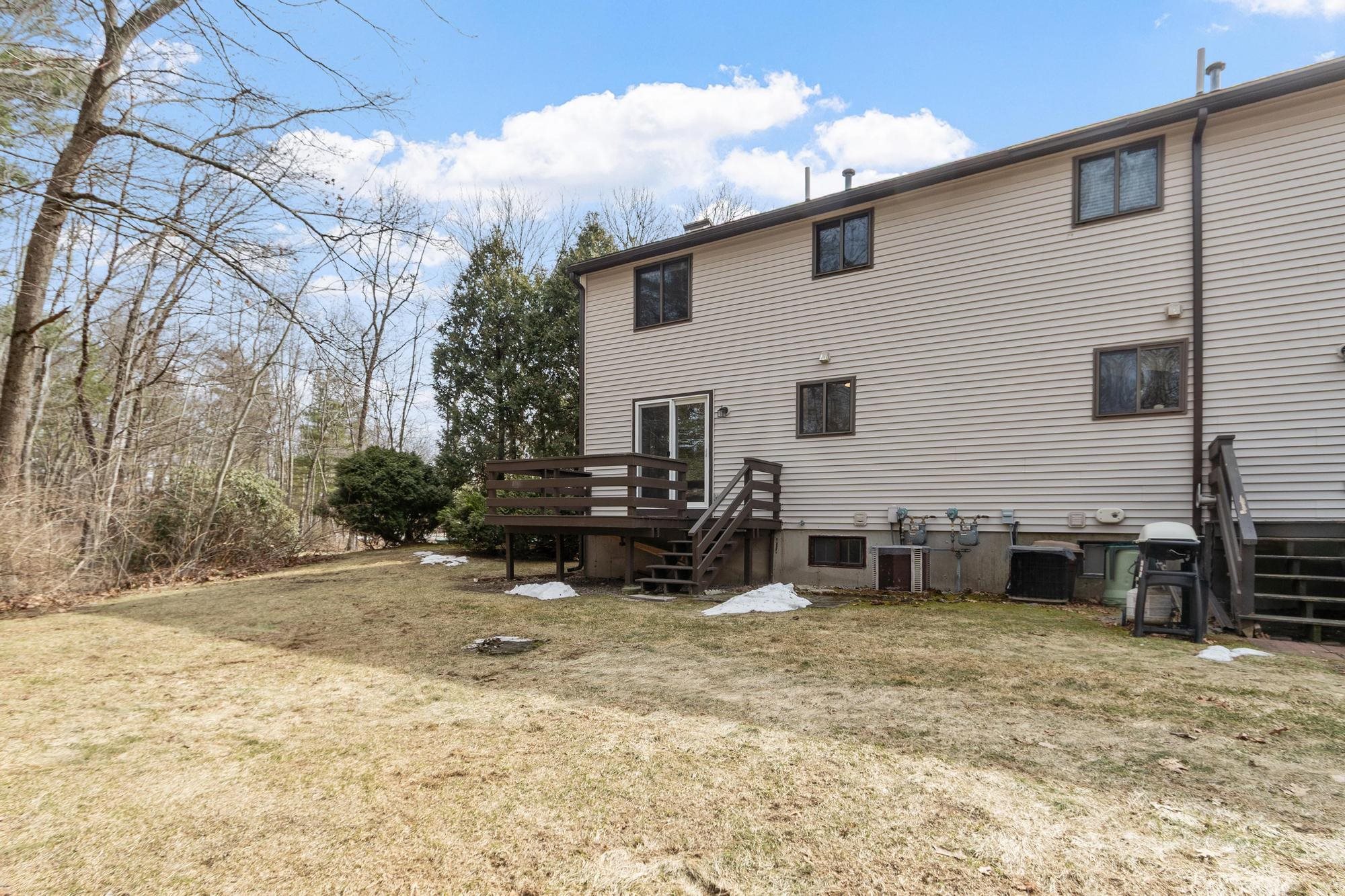 1 Killian Ct, Merrimack, NH 03054