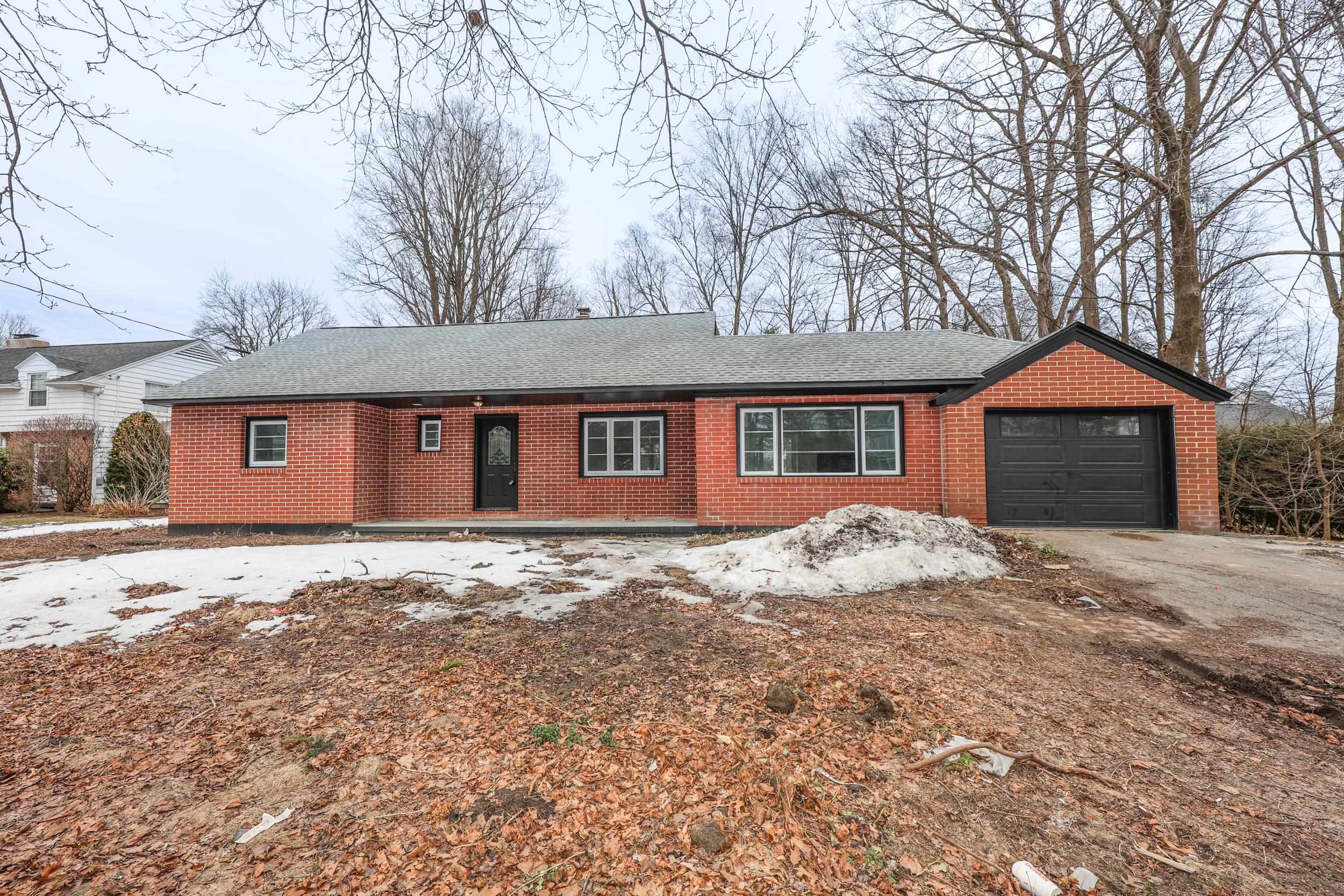 79 Concord St, Nashua, NH 03064-1960