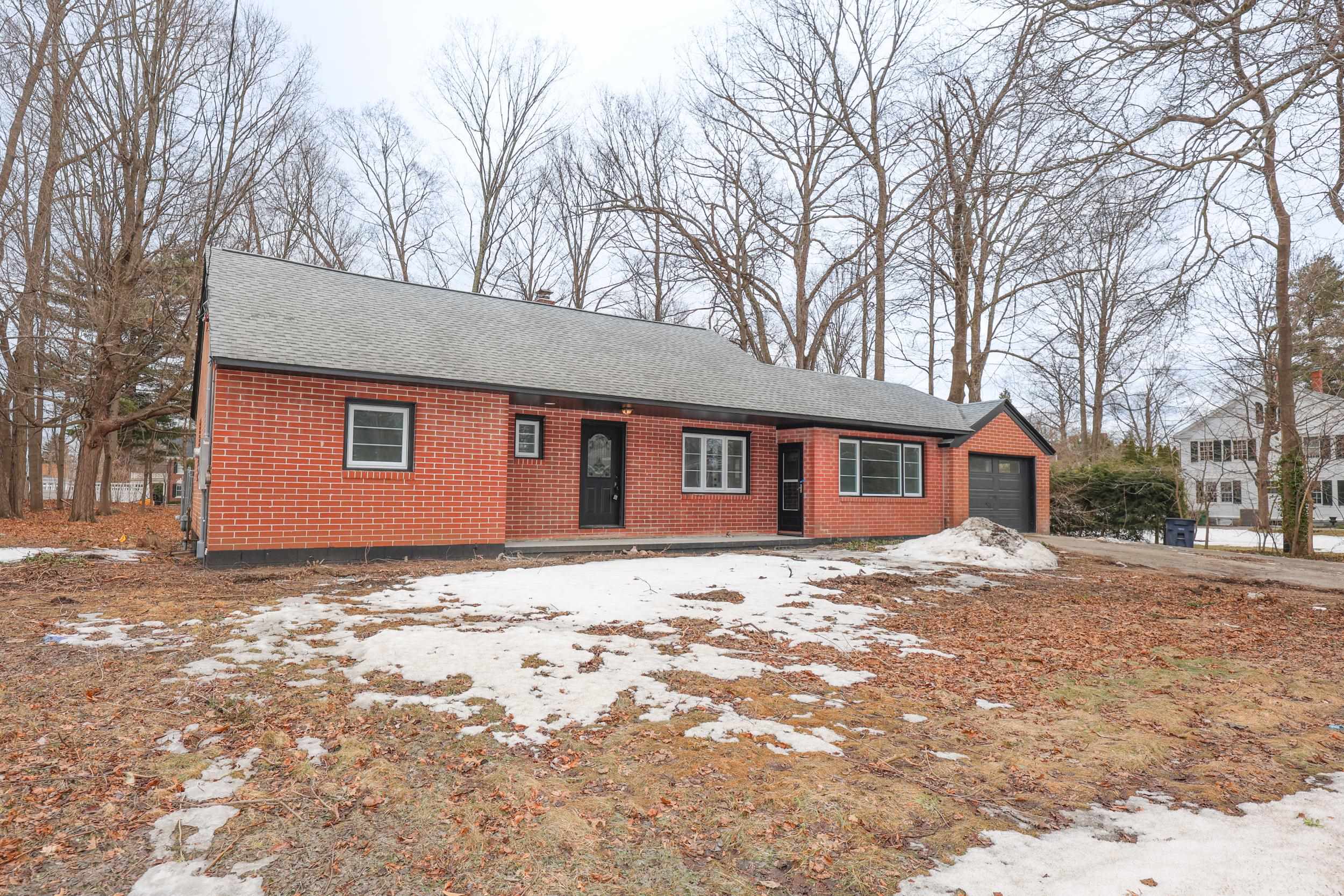 79 Concord St, Nashua, NH 03064-1960