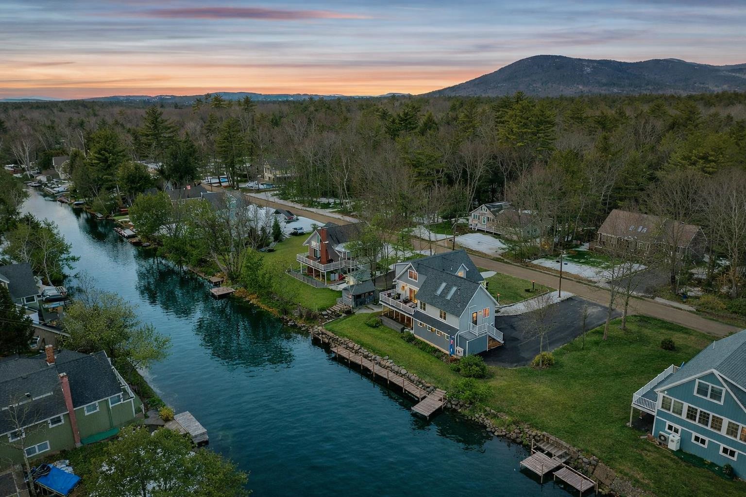 59 Sunrise Dr, Moultonborough, NH 03254