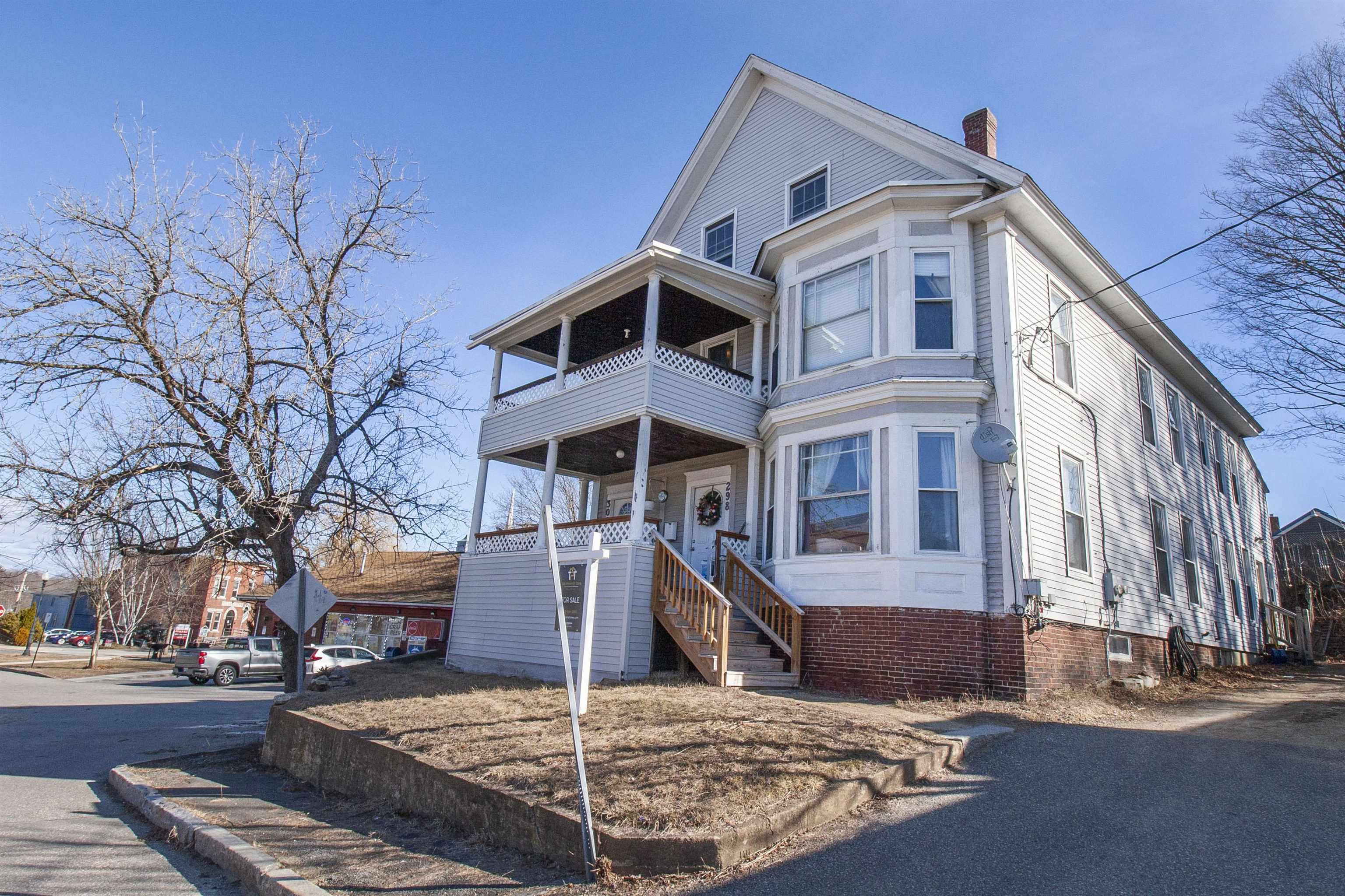 298-302 Village St, Concord, NH 03303