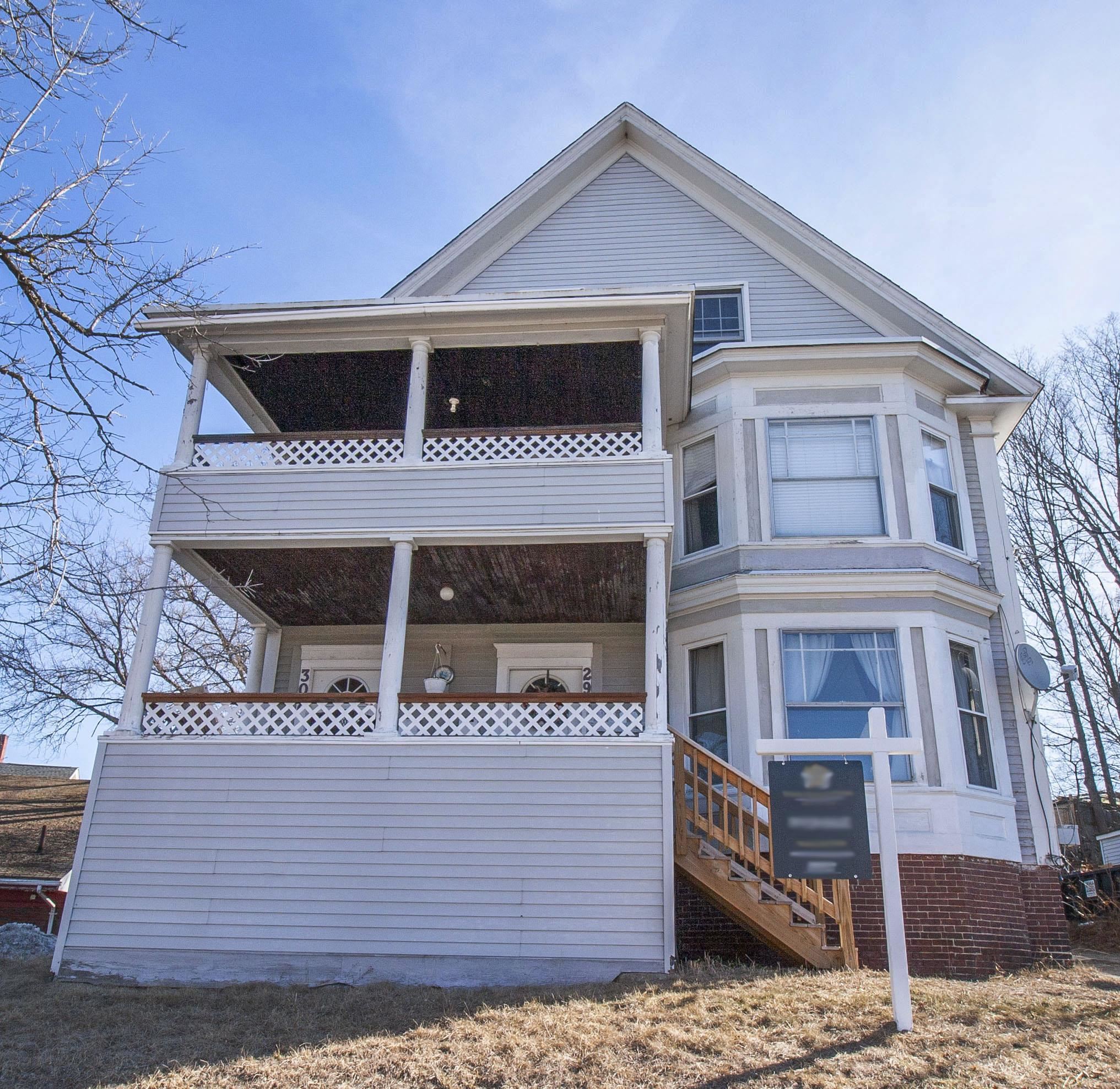 298-302 Village St, Concord, NH 03303