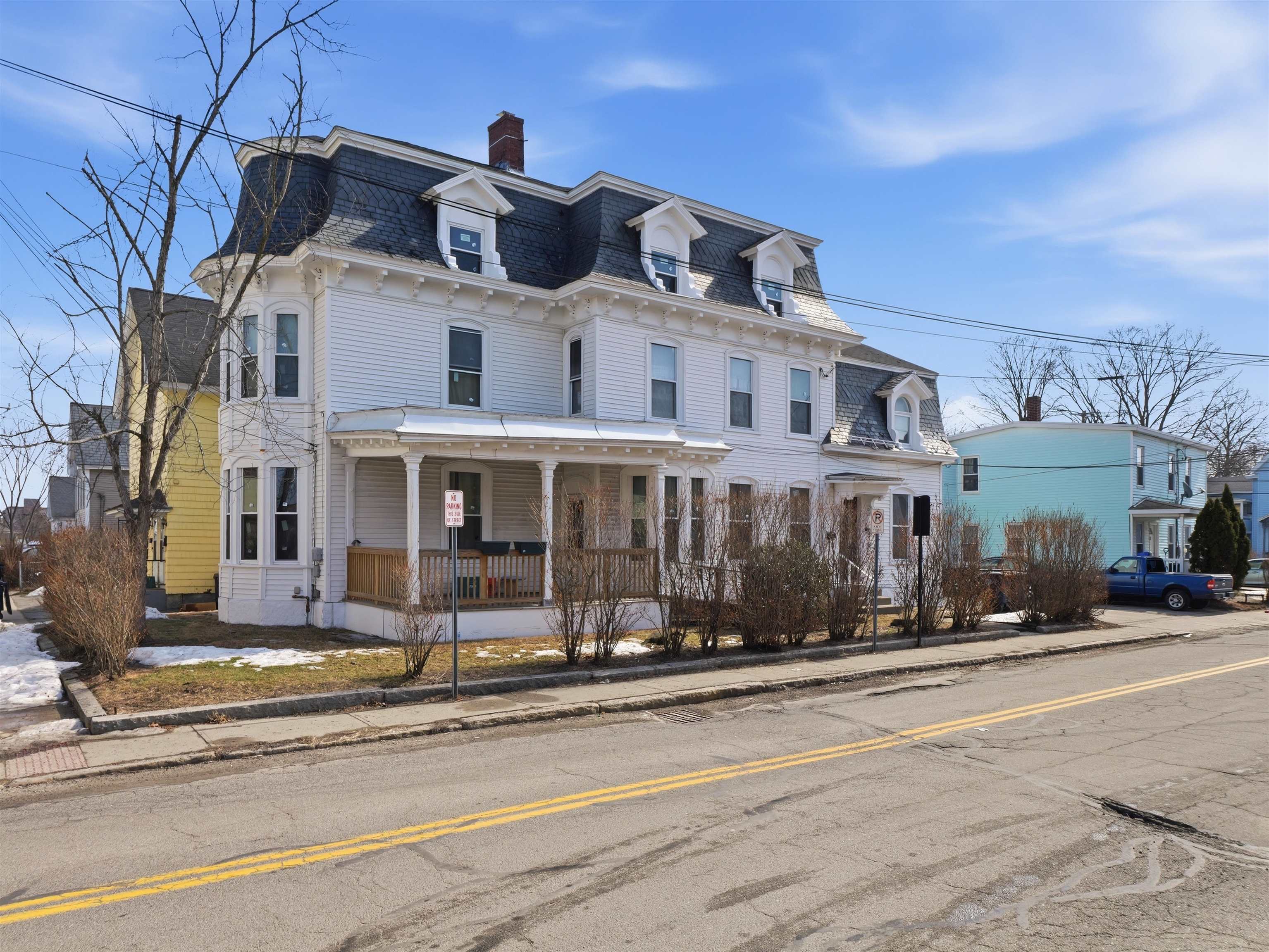 14 Mulberry St, Nashua, NH 03061