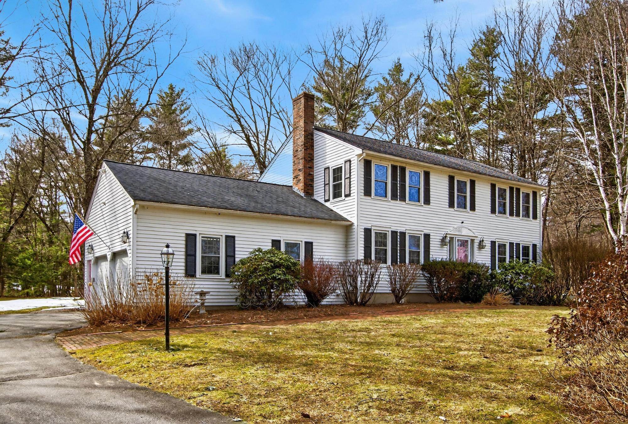 17 Kent St, Windham, NH 03087