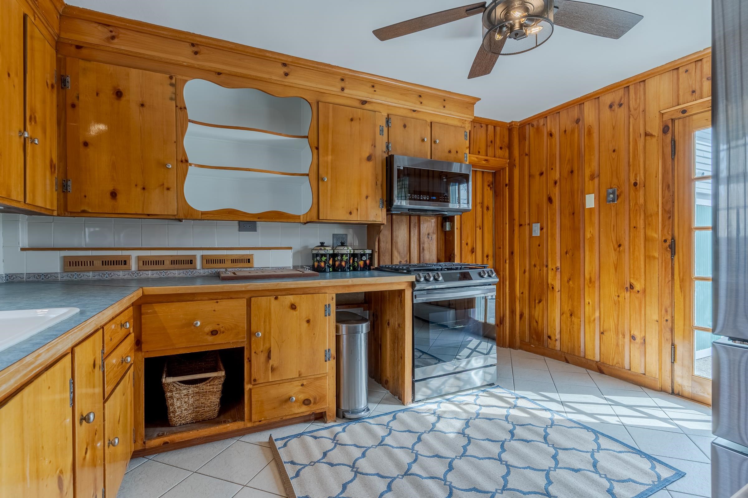 14 Main St, Raymond, NH 03077