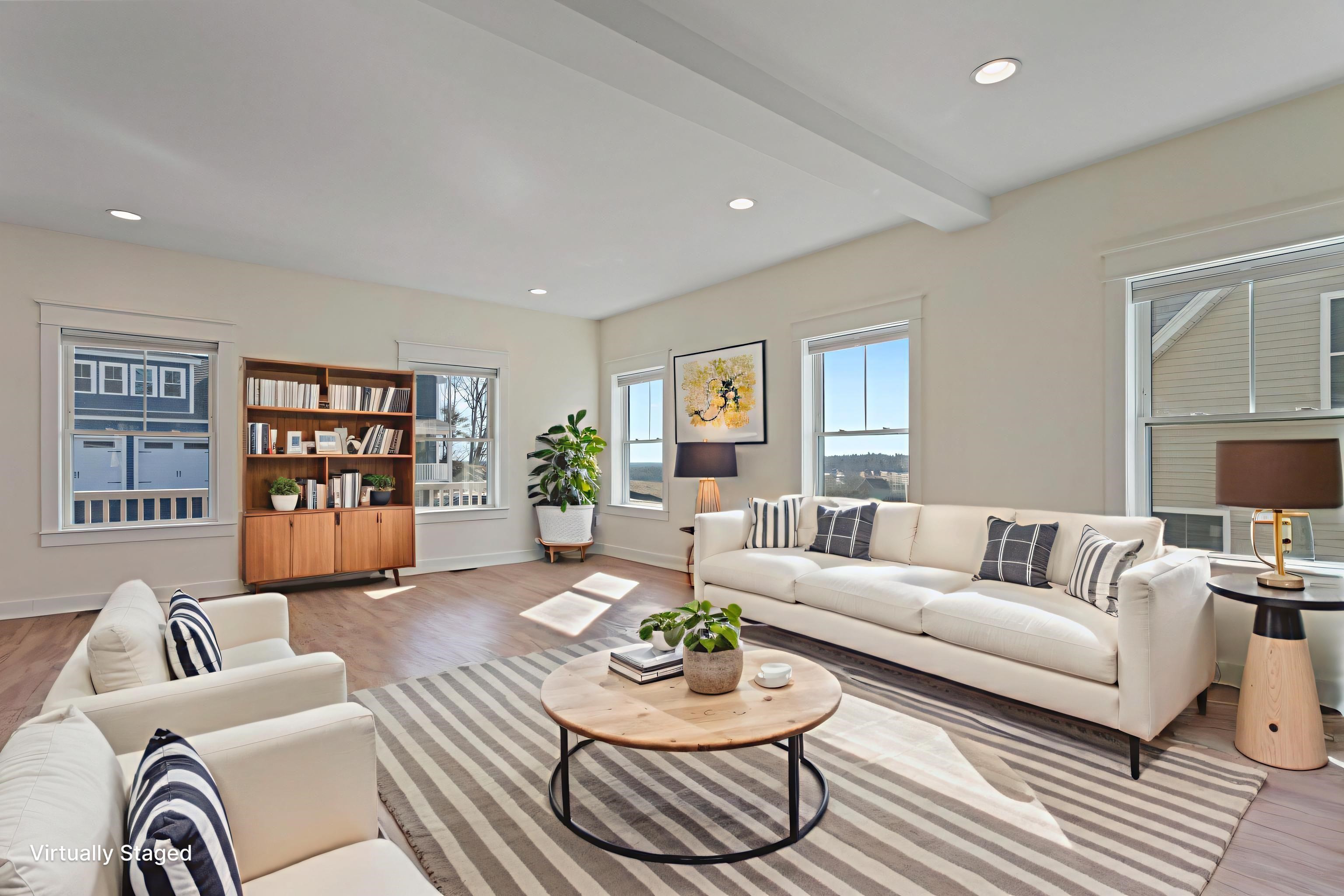 36 Eisenhower Dr, Rochester, NH 03867