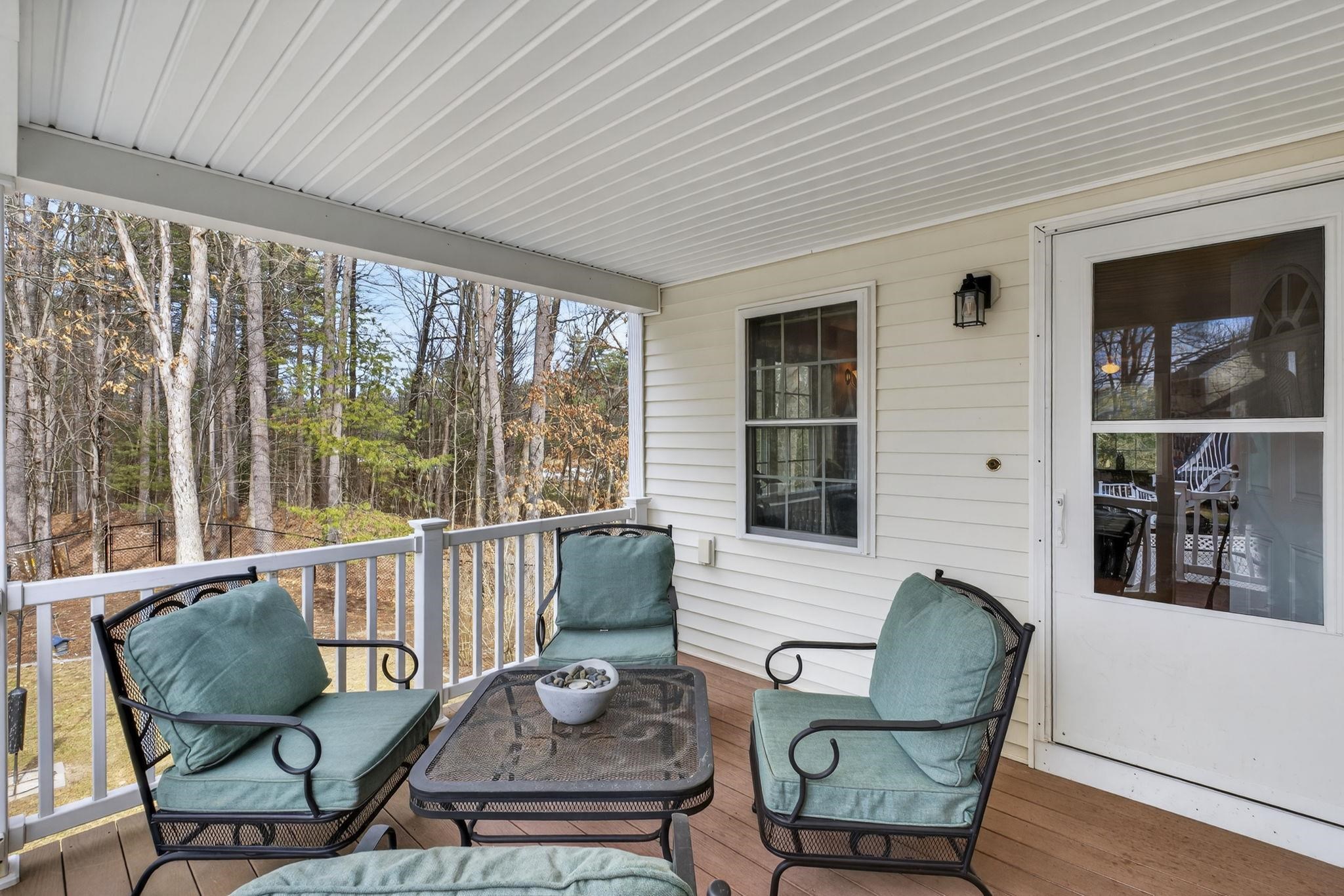 1 Cambridge Dr, Merrimack, NH 03054