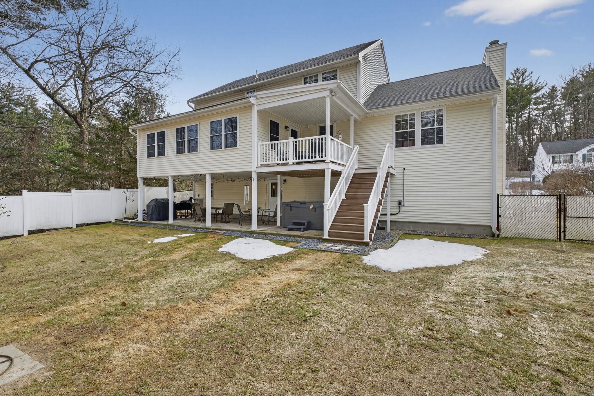 1 Cambridge Dr, Merrimack, NH 03054