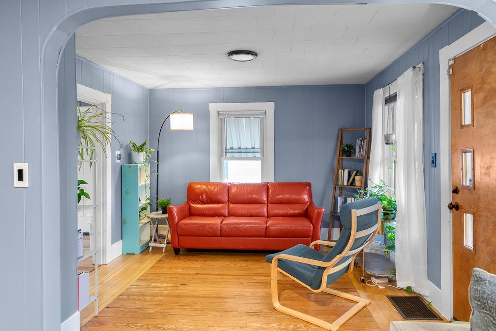 36 S Maple St, Manchester, NH 03103