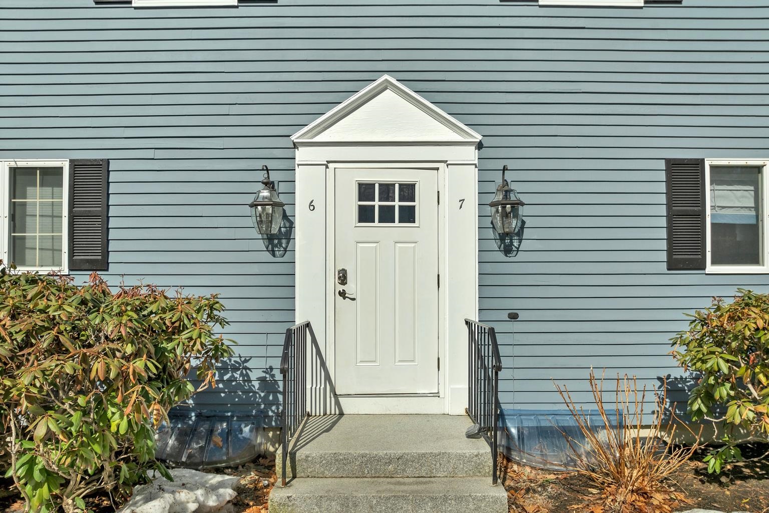 103 Clark Rd, Wolfeboro, NH 03894