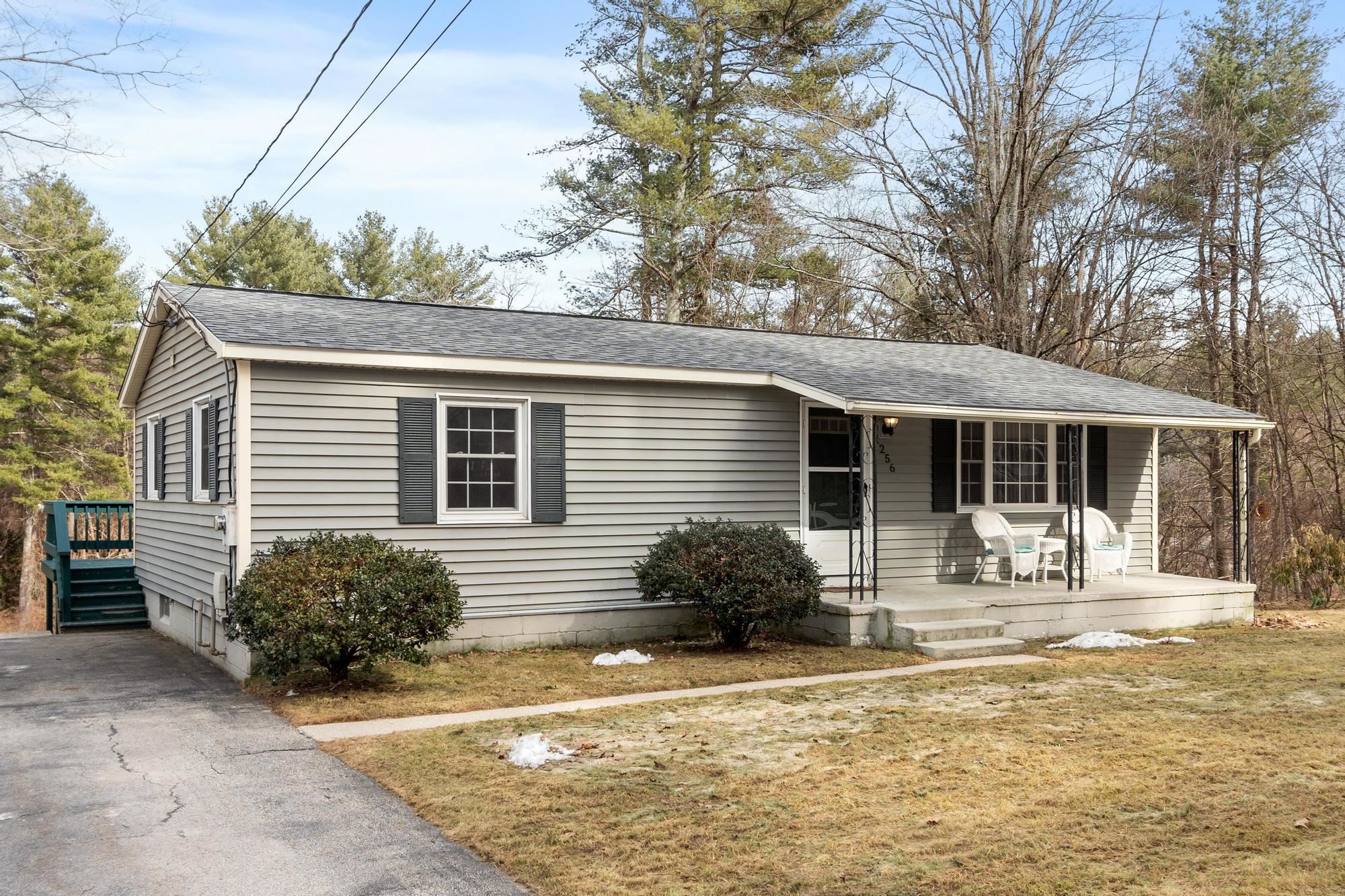 Homes for sale in Pelham, NH | 1256 Mammoth Rd, Pelham, NH 03076 | MLS# 5079959