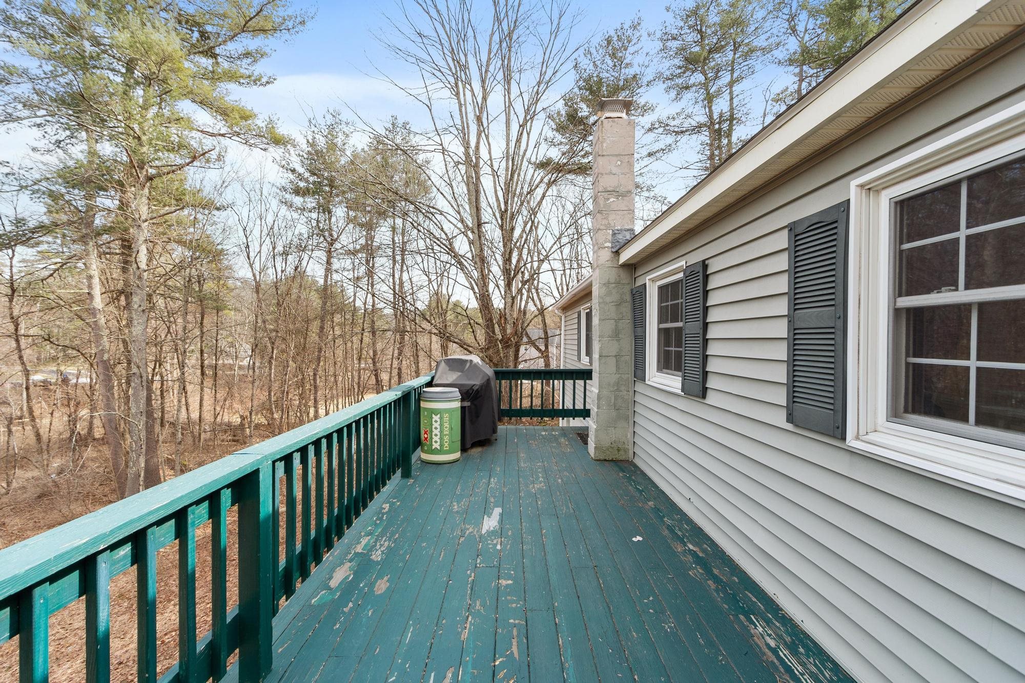 1256 Mammoth Rd, Pelham, NH 03076