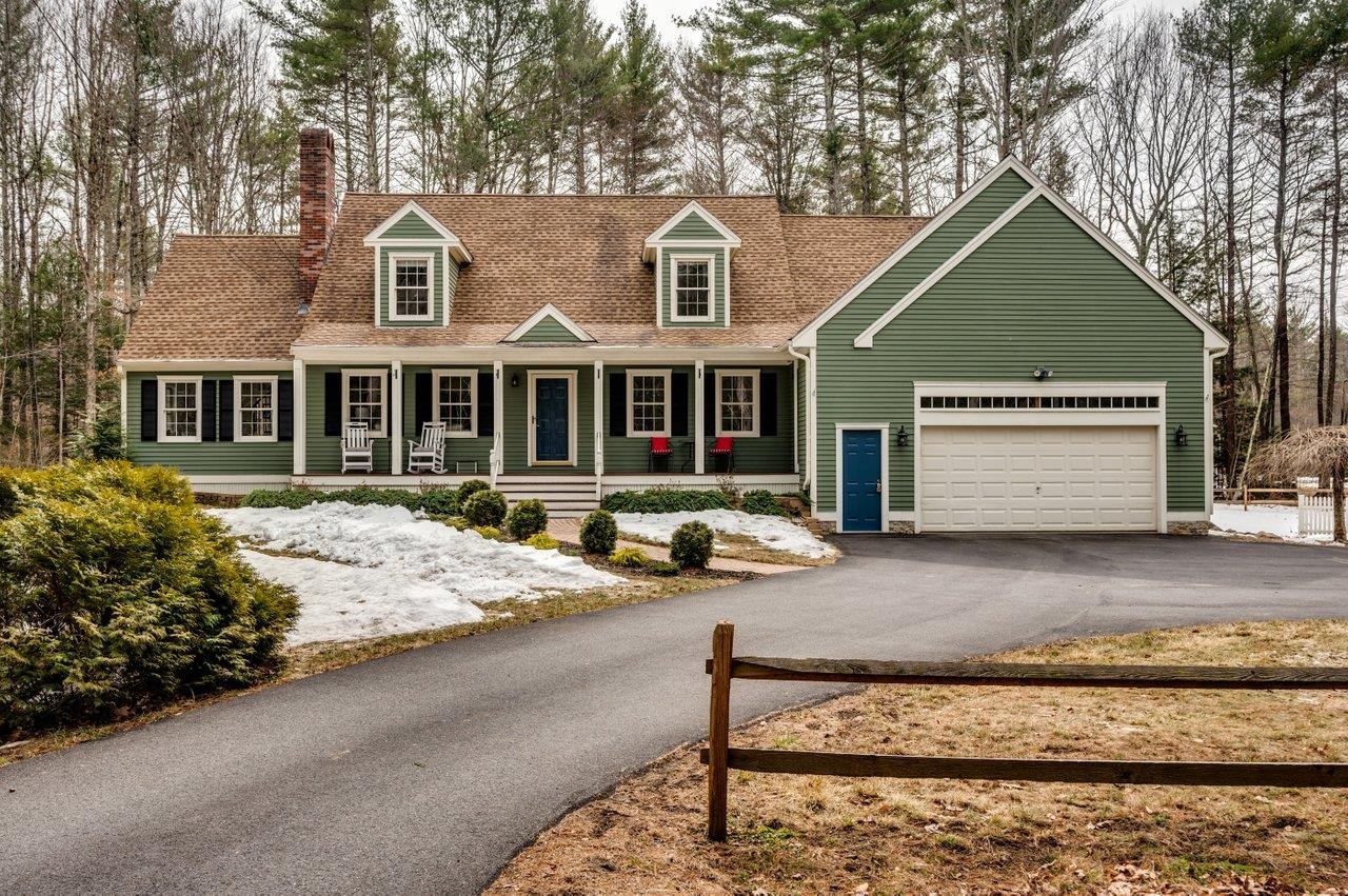 12 Spencer Ln, Lee, NH 03861