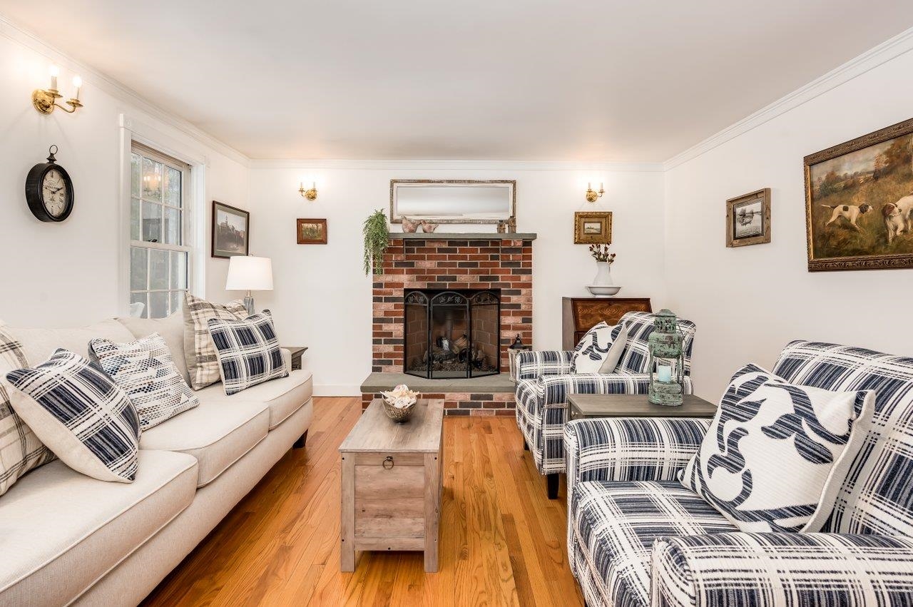 12 Spencer Ln, Lee, NH 03861