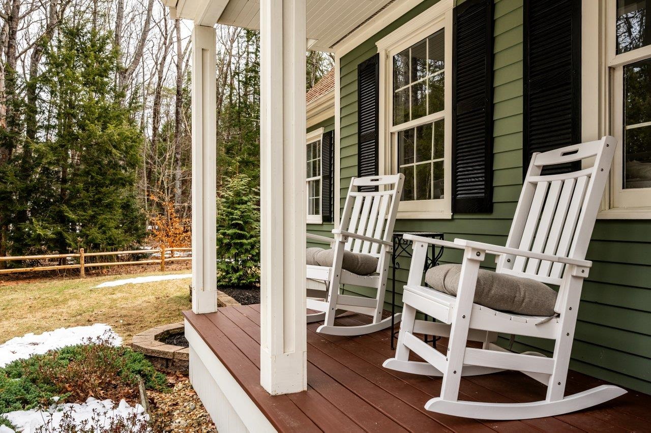 12 Spencer Ln, Lee, NH 03861