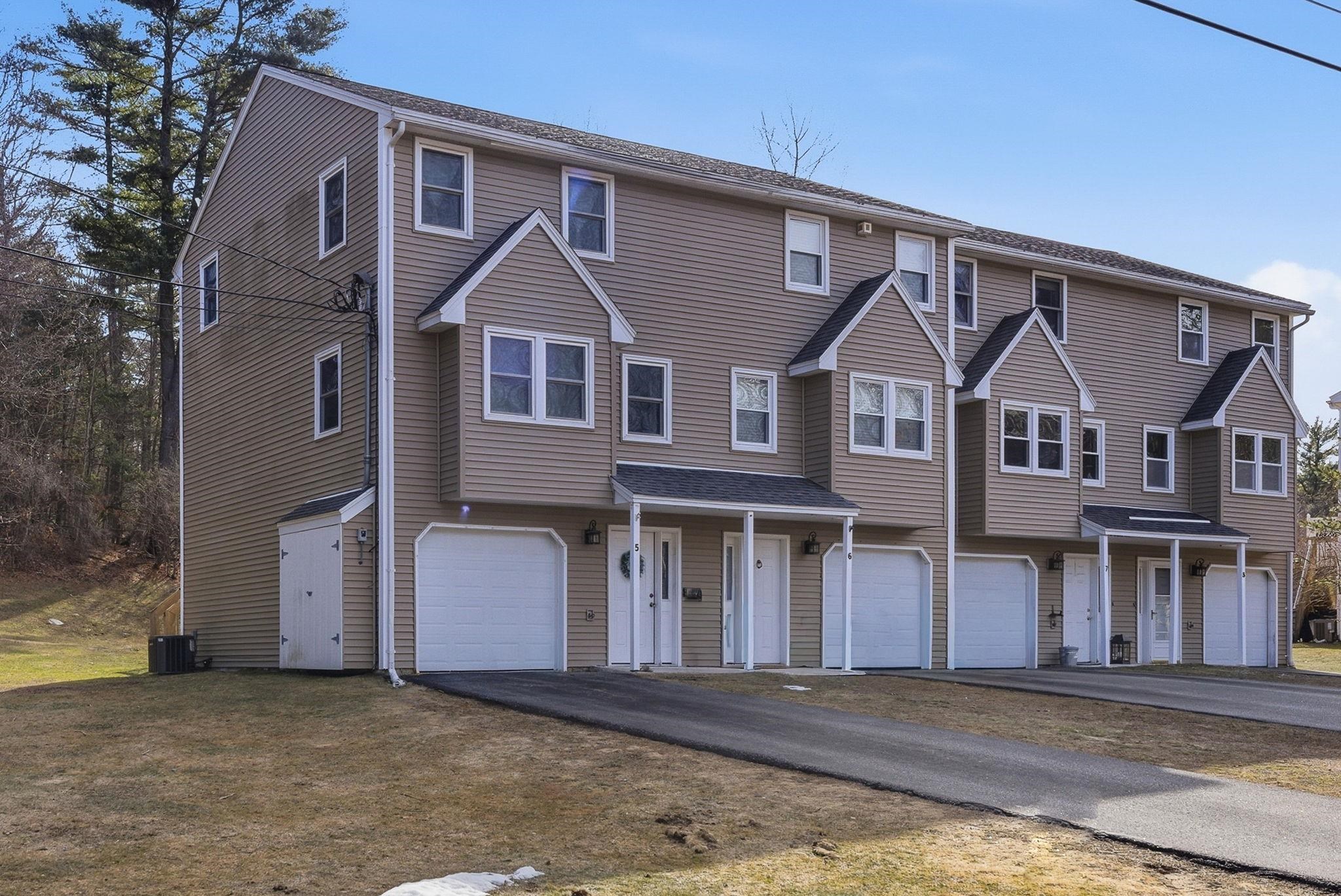 5 Valley Ln, Kingston, NH 03848