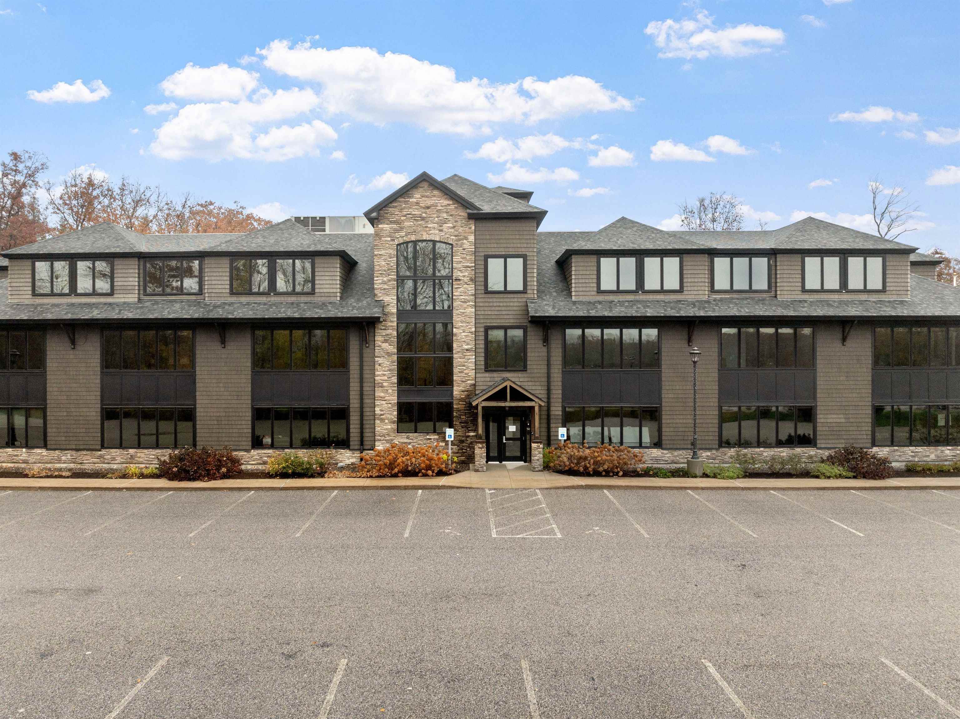 81 Whittier Highway — photo 1